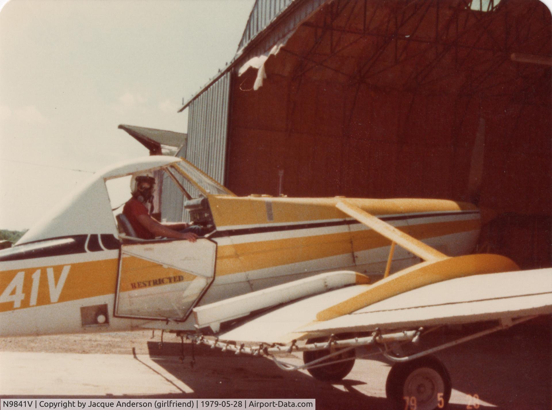 N9841V, 1966 Cessna 188 AGwagon C/N 188-0091, Pilot, Jeff Anderson, 1979 spraying season for D&D Aero at Dempsay Airport (private), Rantoul, KS.