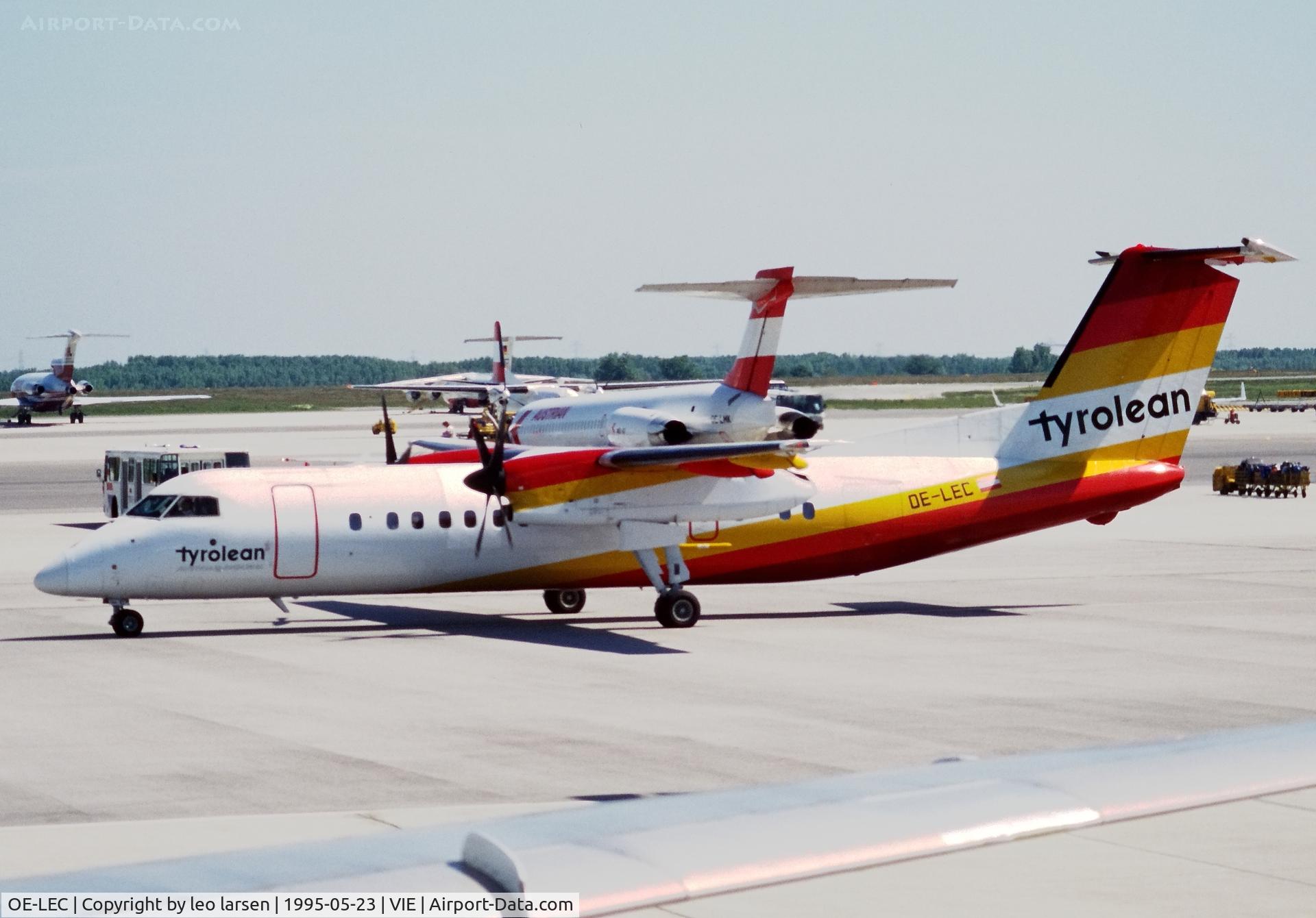 OE-LEC, 1992 De Havilland Canada DHC-8-311 Dash 8 C/N 313, Vienna 23.5.1995