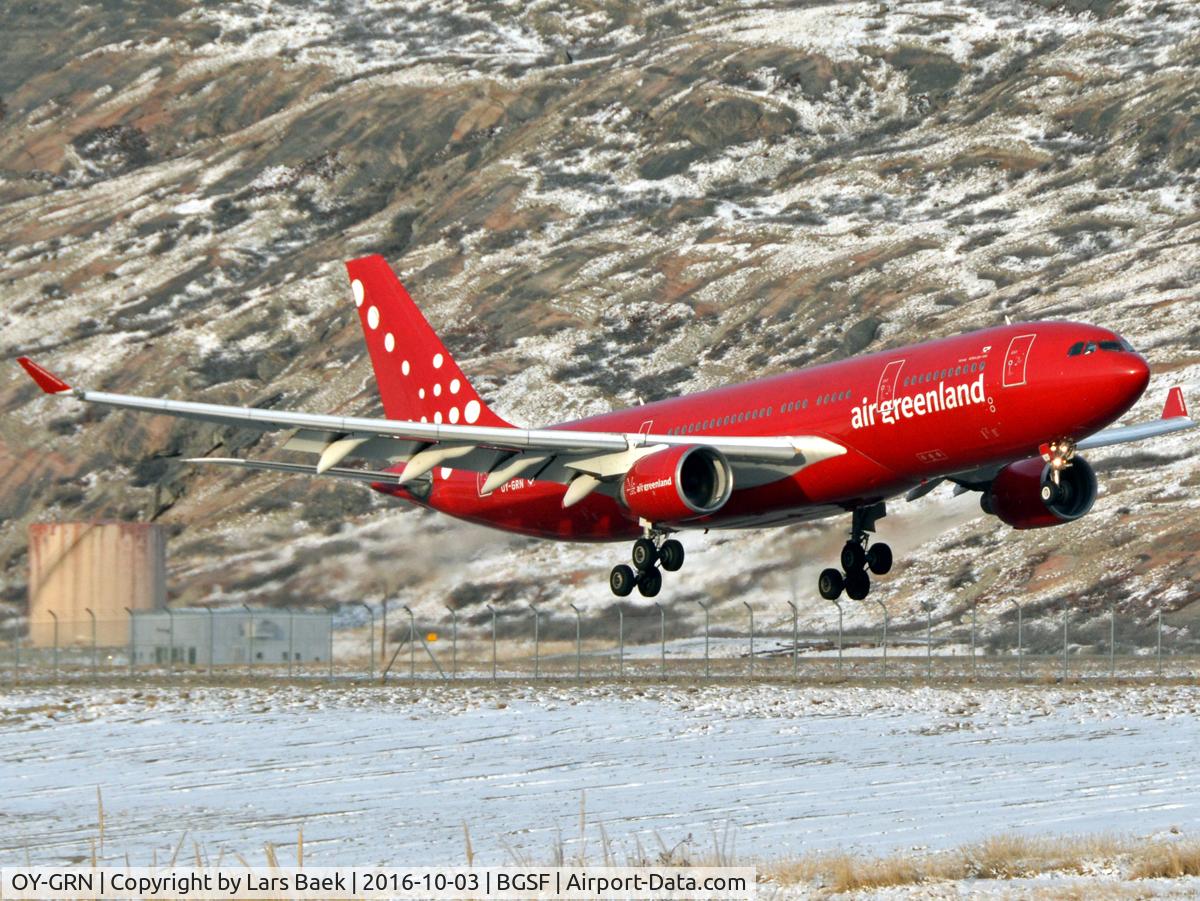 OY-GRN, 1998 Airbus A330-223 C/N 230, Norsaq landing on a cold day