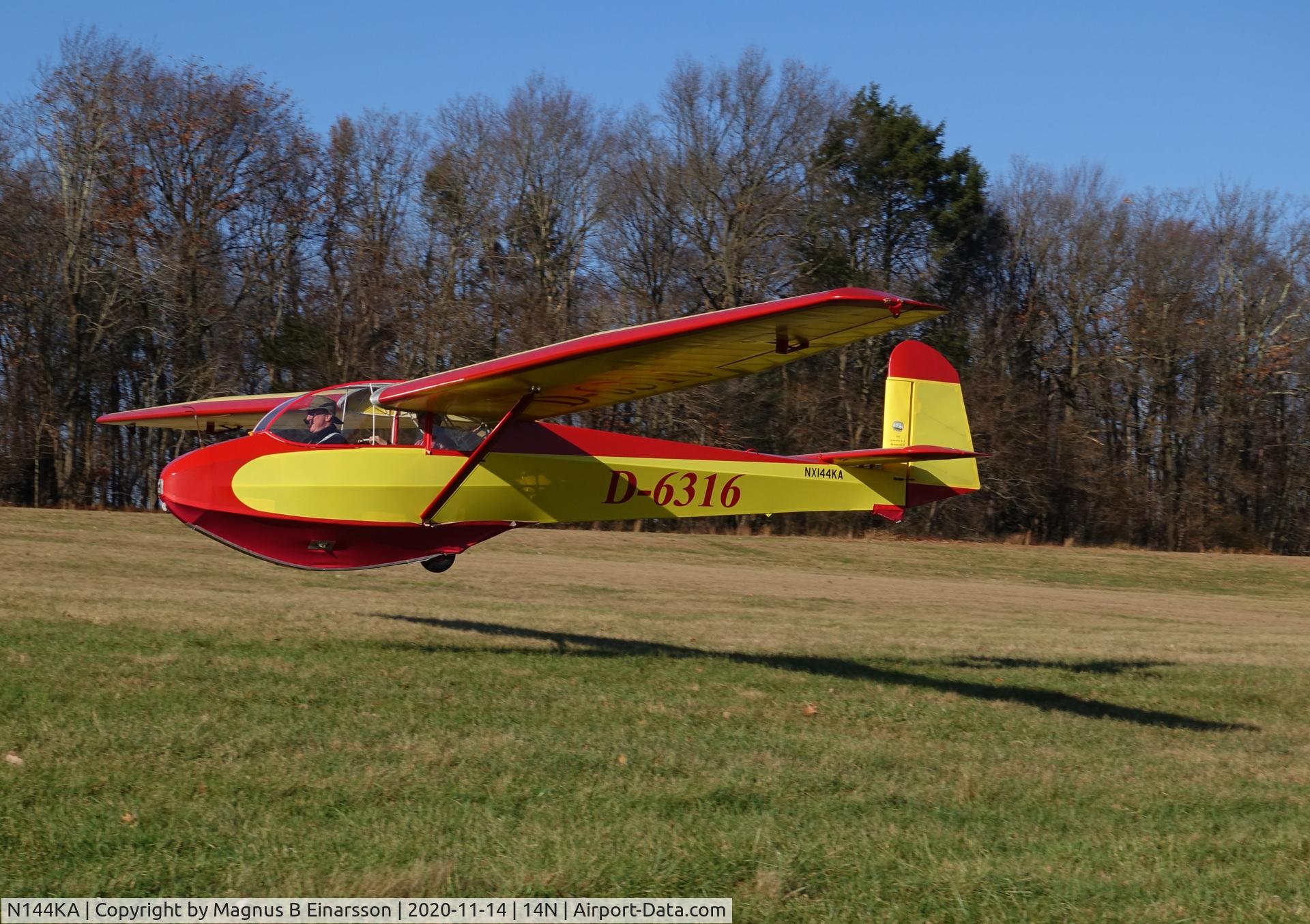 N144KA, 1961 Schleicher Ka-4 Rhonlerche II C/N 1046, Take off at Beltzville PA