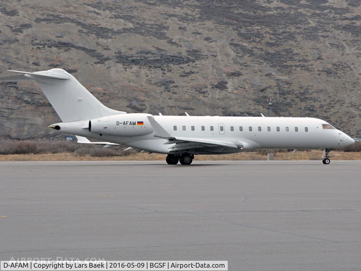 D-AFAM, 1999 Bombardier BD-700-1A10 Global Express C/N 9028, Parked in front of the Hangar