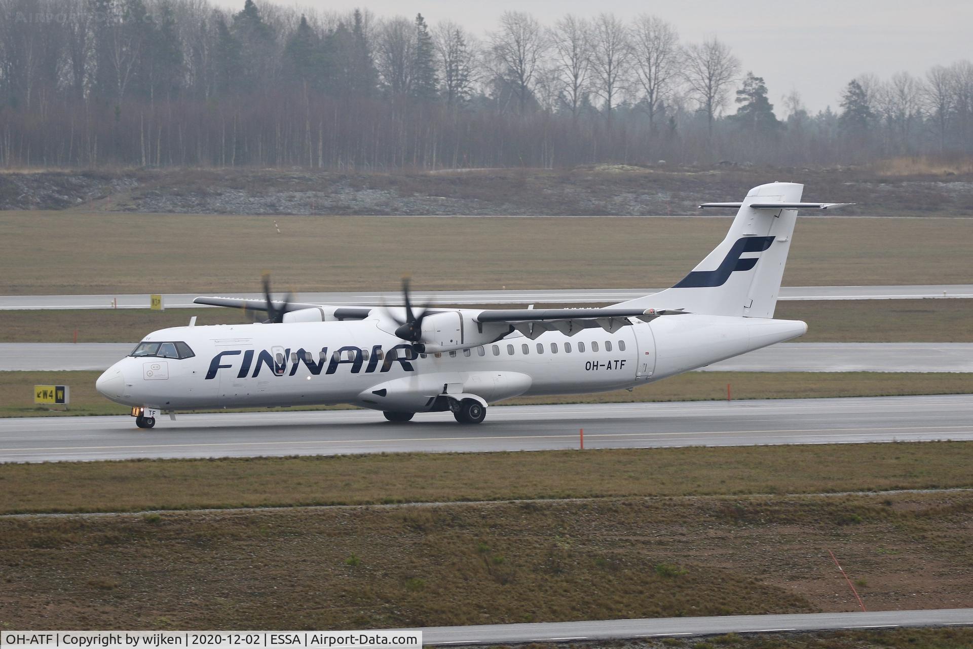 OH-ATF, 2007 ATR 72-212A C/N 744, Taxiway W