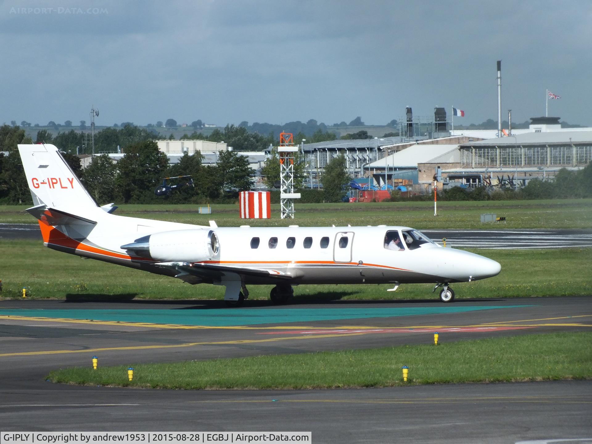 G-IPLY, 2000 Cessna 550 Citation Bravo C/N 550-0927, G-IPLY at Gloucestershire Airport.