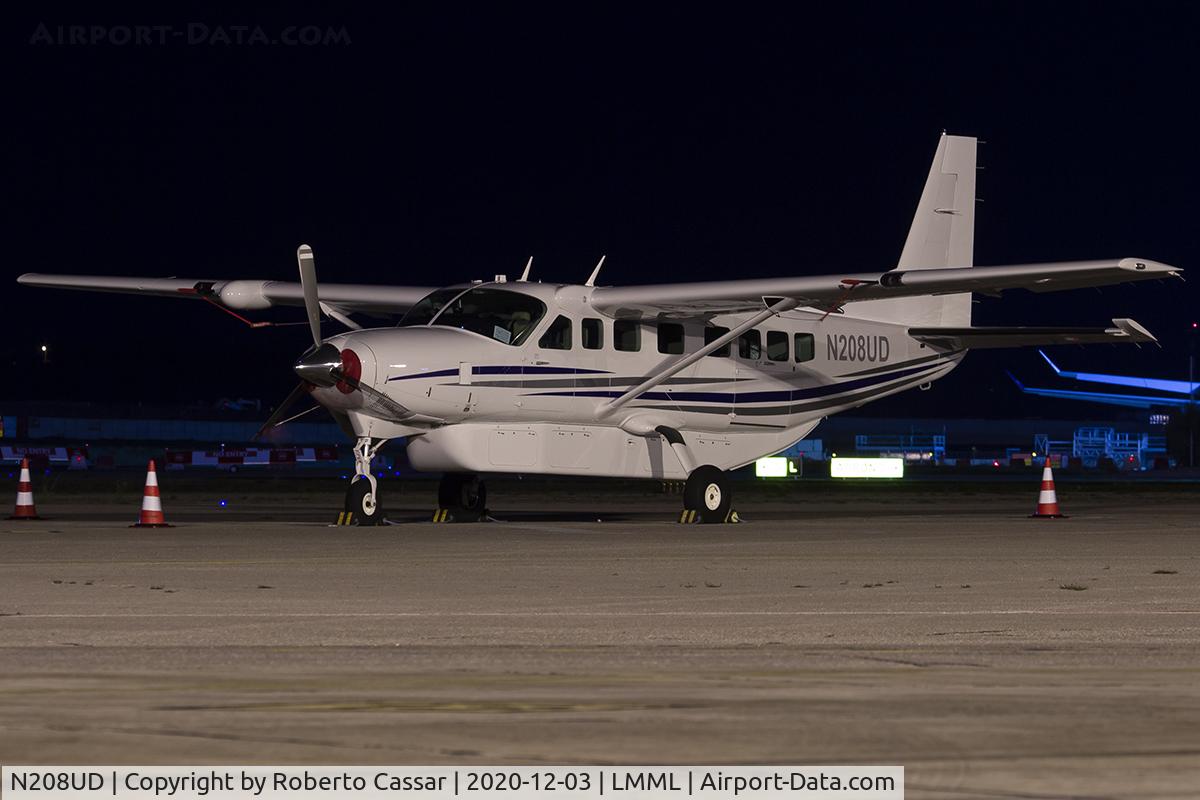 N208UD, 2016 Cessna 208B Grand Caravan EX C/N 208B-5324, Park 2