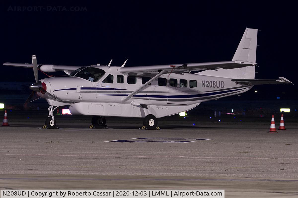 N208UD, 2016 Cessna 208B Grand Caravan EX C/N 208B-5324, Park 2