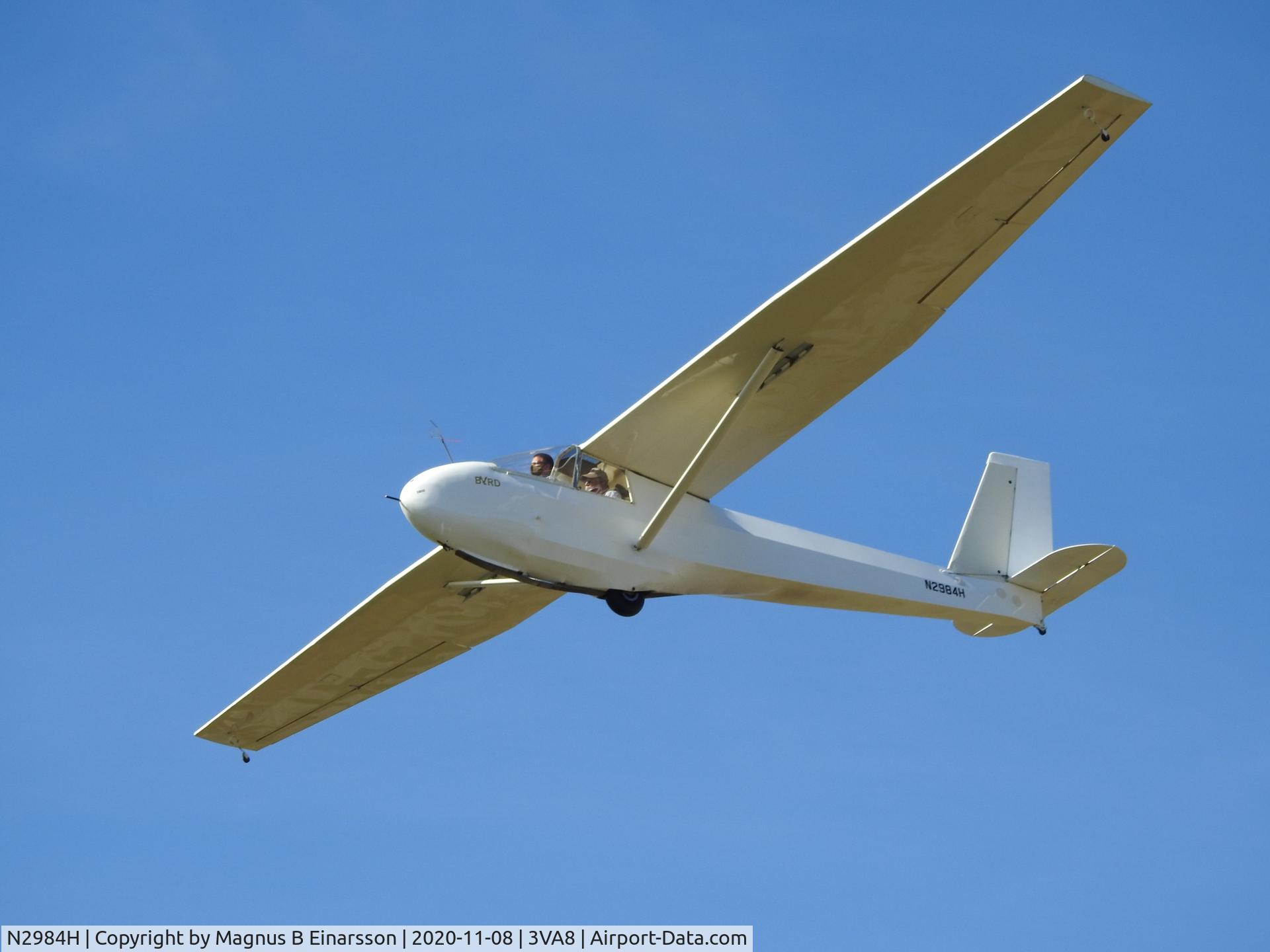 N2984H, 1979 Schweizer SGS 2-33A C/N 560, Takeoff at Garner Airport VA