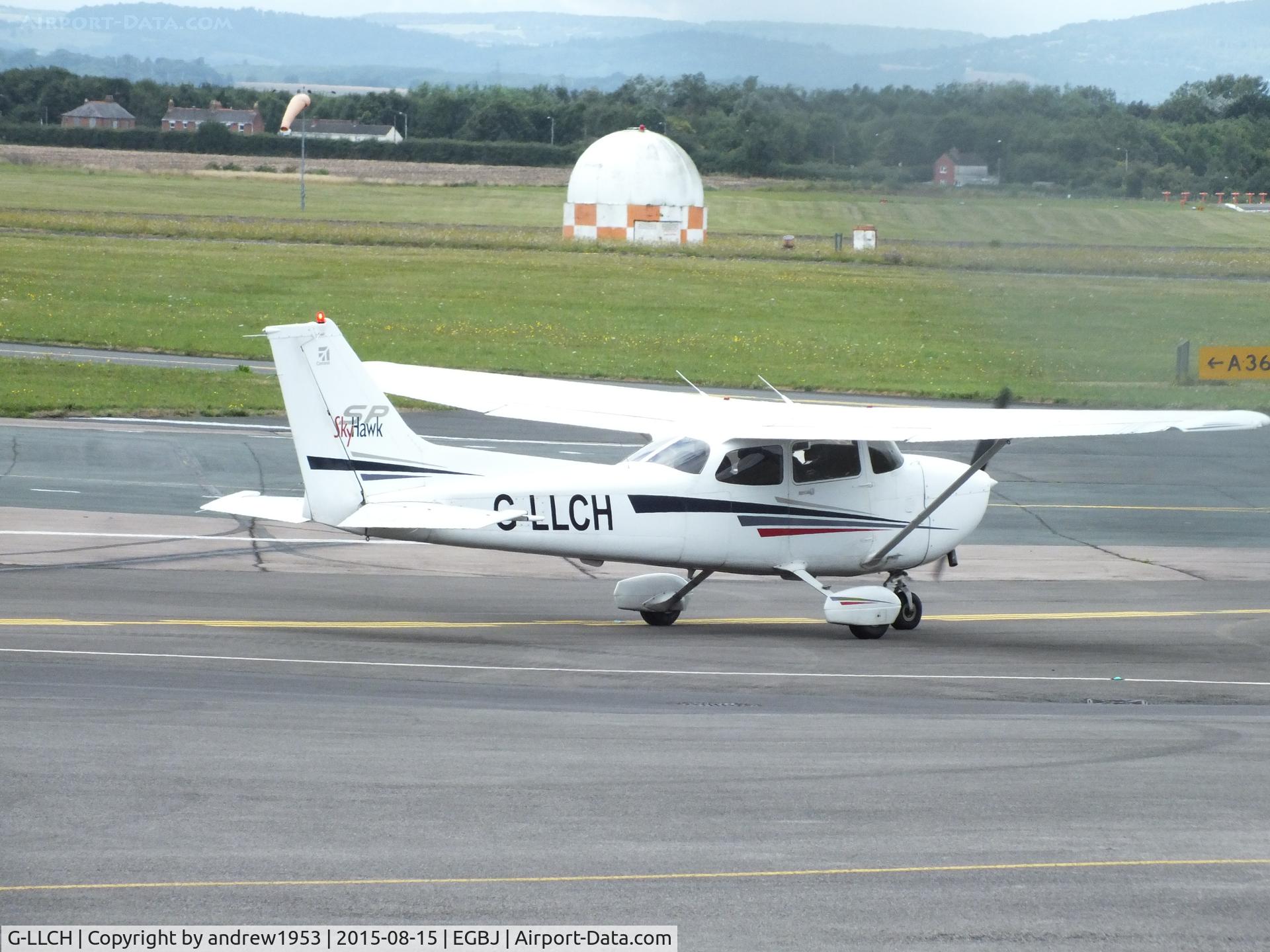 G-LLCH, 2001 Cessna 172S Skyhawk SP C/N 172S8822, G-LLCH at Gloucestershire Airport.
