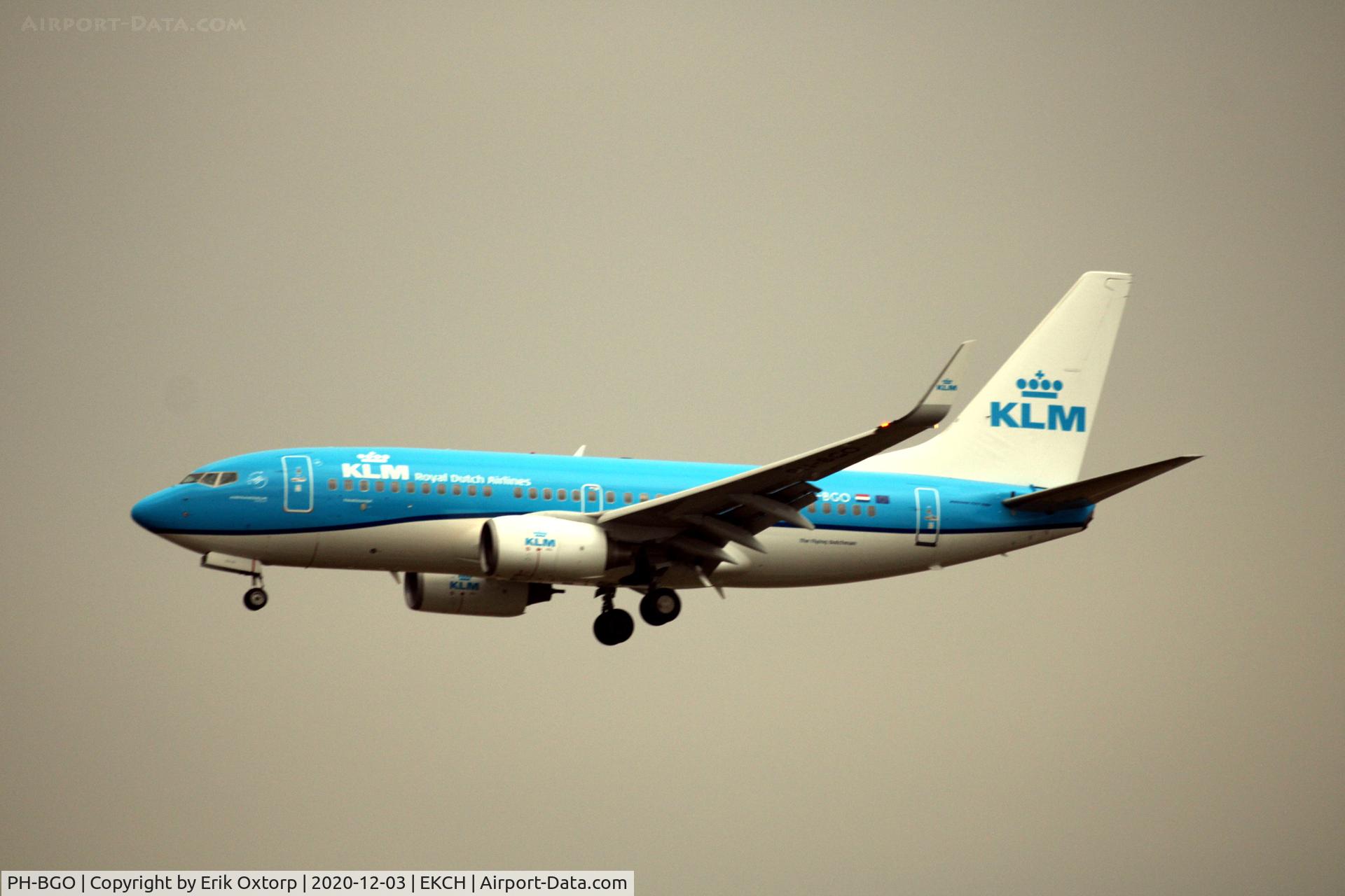 PH-BGO, 2011 Boeing 737-7K2 C/N 38126, PH-BGO landing rw 22L