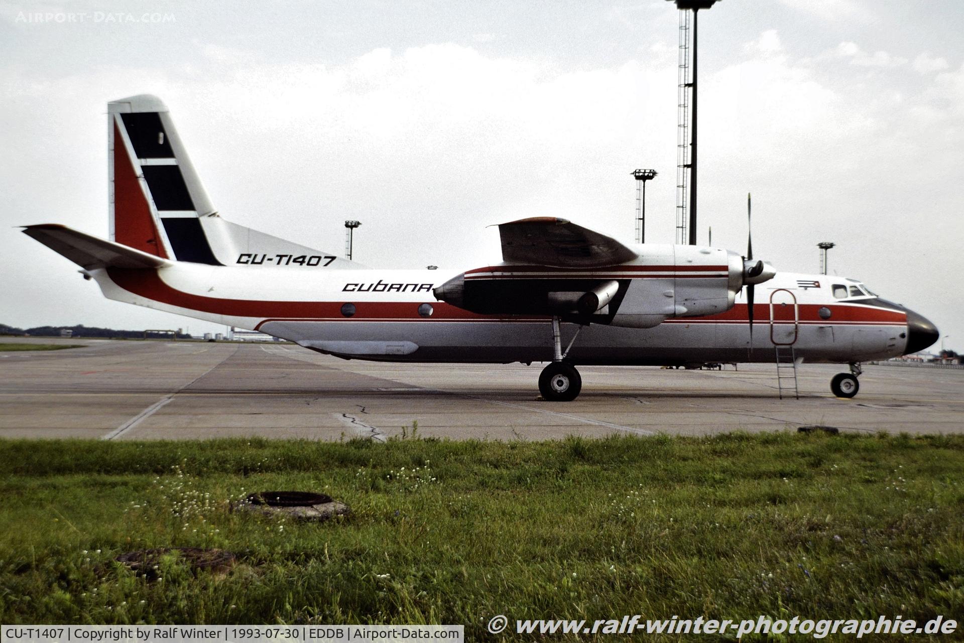 CU-T1407, Antonov An-26B-100 C/N 14306, Antonov An-26B-100 - CU CUB Cubana - 14306 - CU-T1407 - 30.07.1993 - SXF