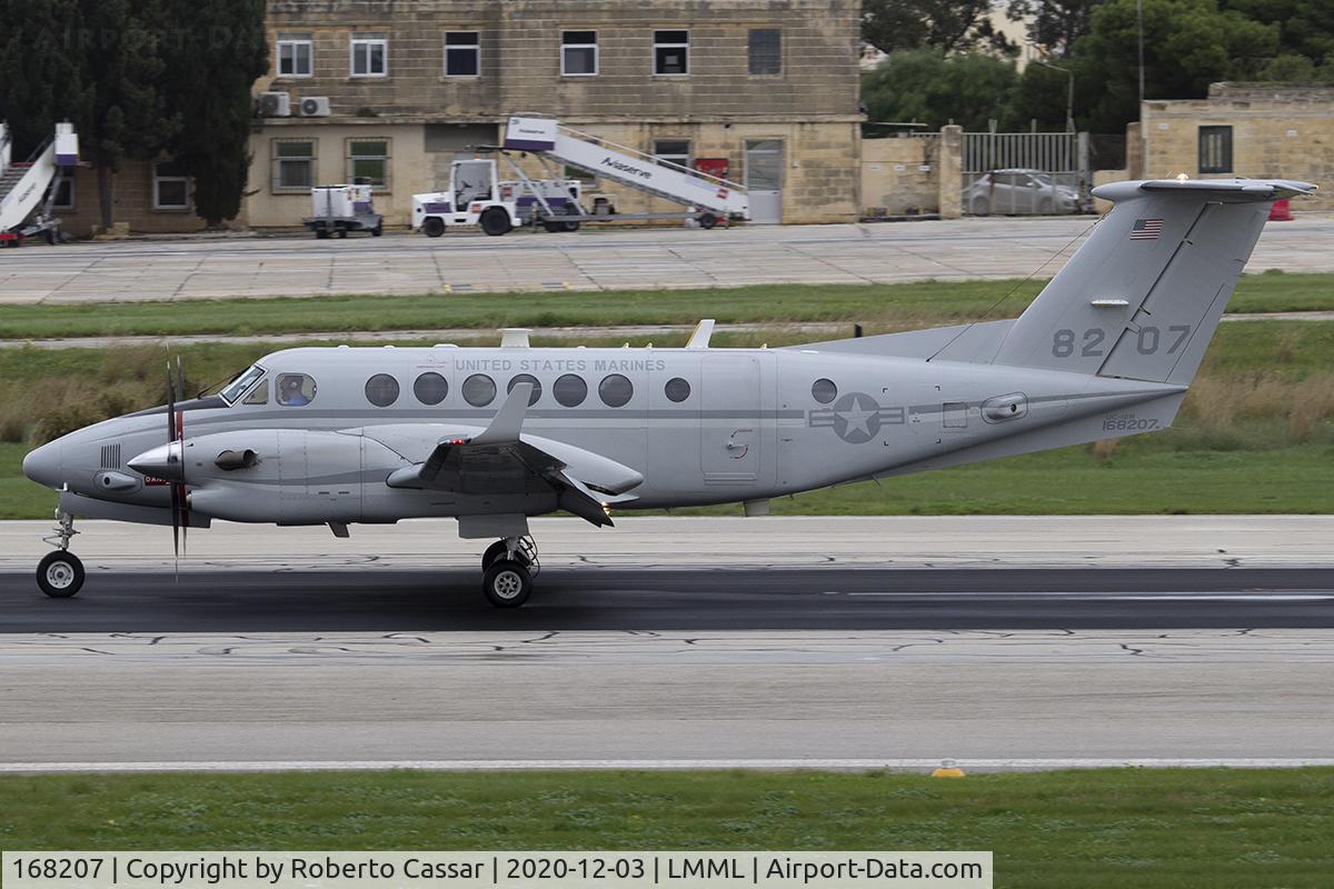 168207, 2009 Hawker Beechcraft UC-12W Huron C/N FM-31, Runway 31
