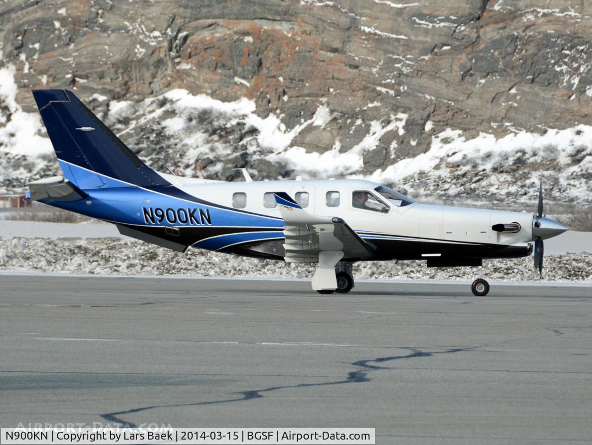 N900KN, 2014 Socata TBM-900 C/N 1003, Taxing on the apron