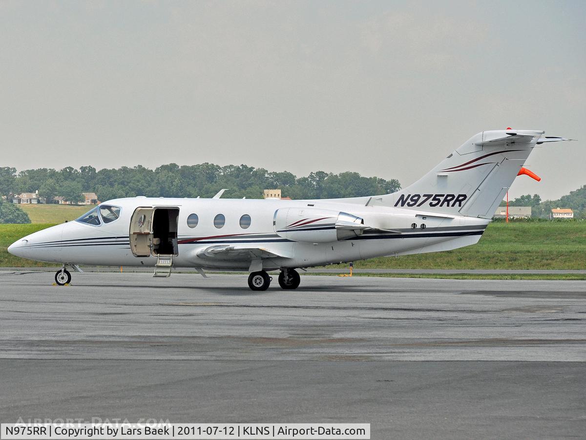 N975RR, 2002 Raytheon Beechjet 400A C/N RK-349, Ready to take passenger onboard