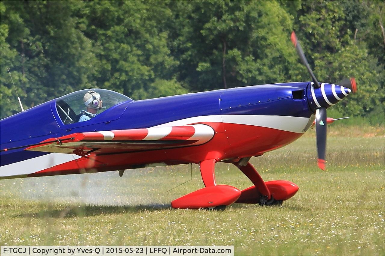 F-TGCJ, Extra EA-330SC C/N 05, Extra 330SC, French Air Force aerobatic team, Taxiing to parking area, La Ferté-Alais (LFFQ) air show 2015