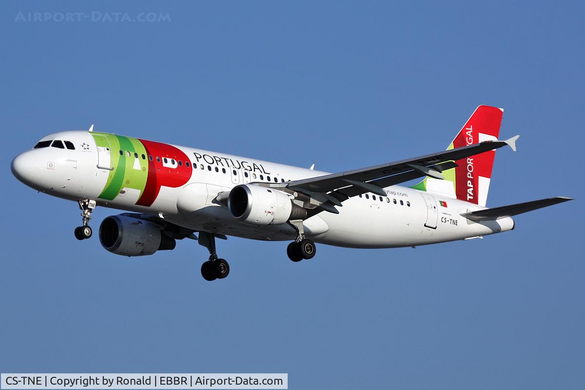 CS-TNE, 1992 Airbus A320-211 C/N 395, at bru