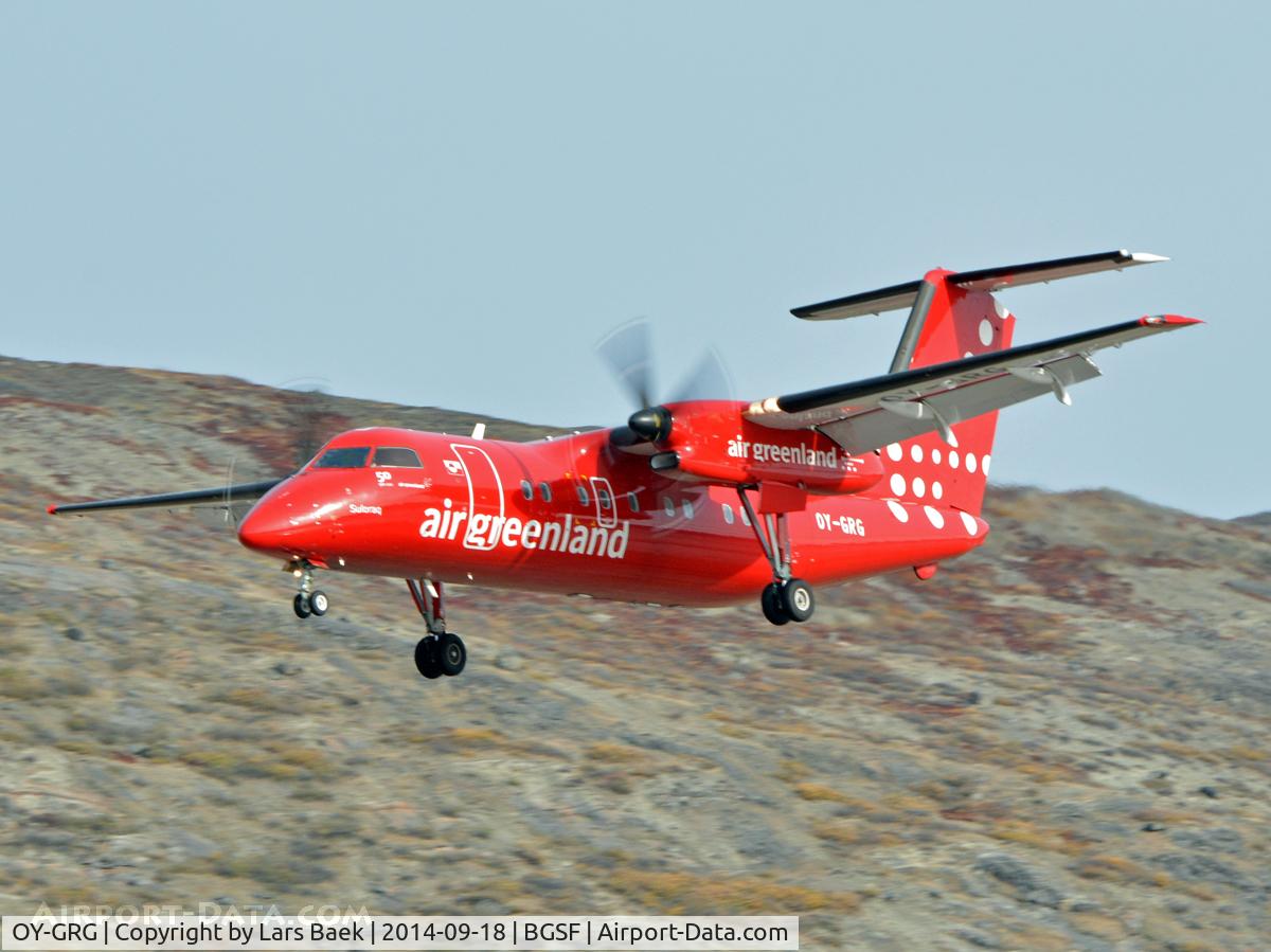 OY-GRG, 1997 De Havilland Canada DHC-8-202 Dash 8 C/N 504, Shortly before landing