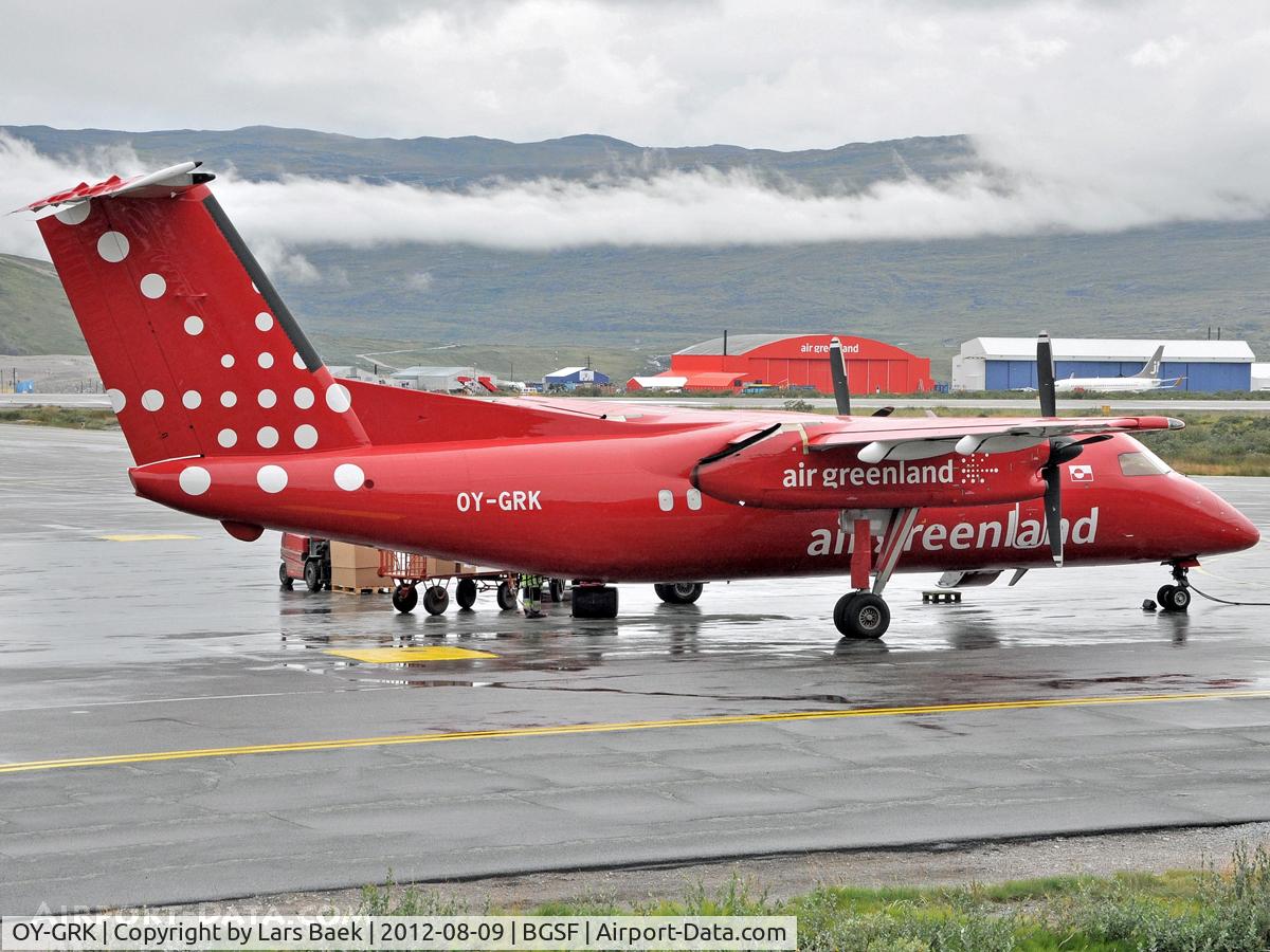 OY-GRK, 1997 De Havilland Canada DHC-8-202 Dash 8 C/N 498, Loading for next departure
