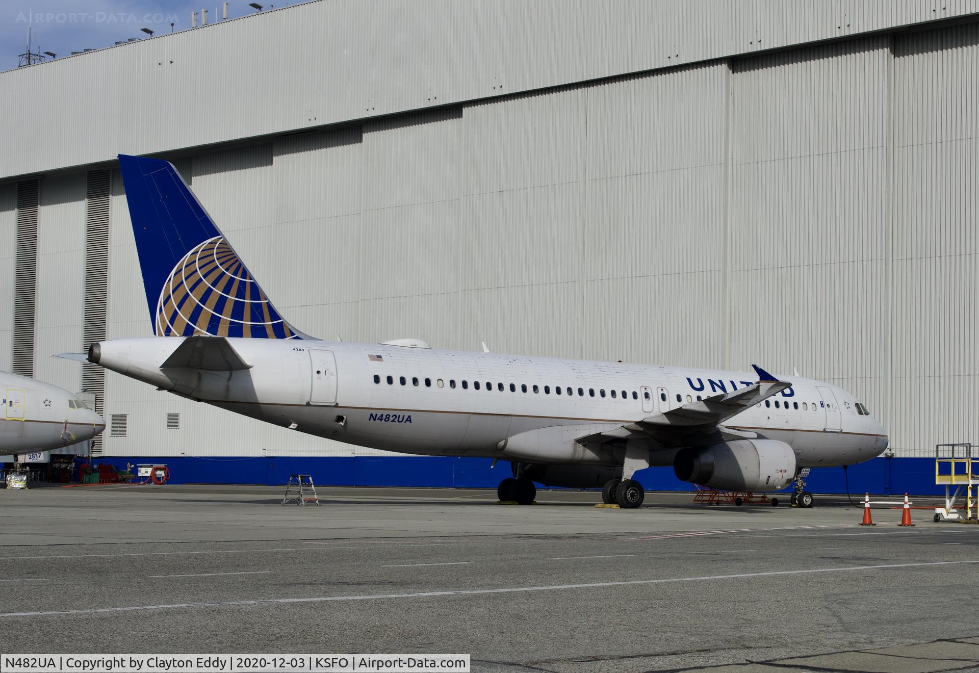 N482UA, 2001 Airbus A320-232 C/N 1584, SFO 2020.