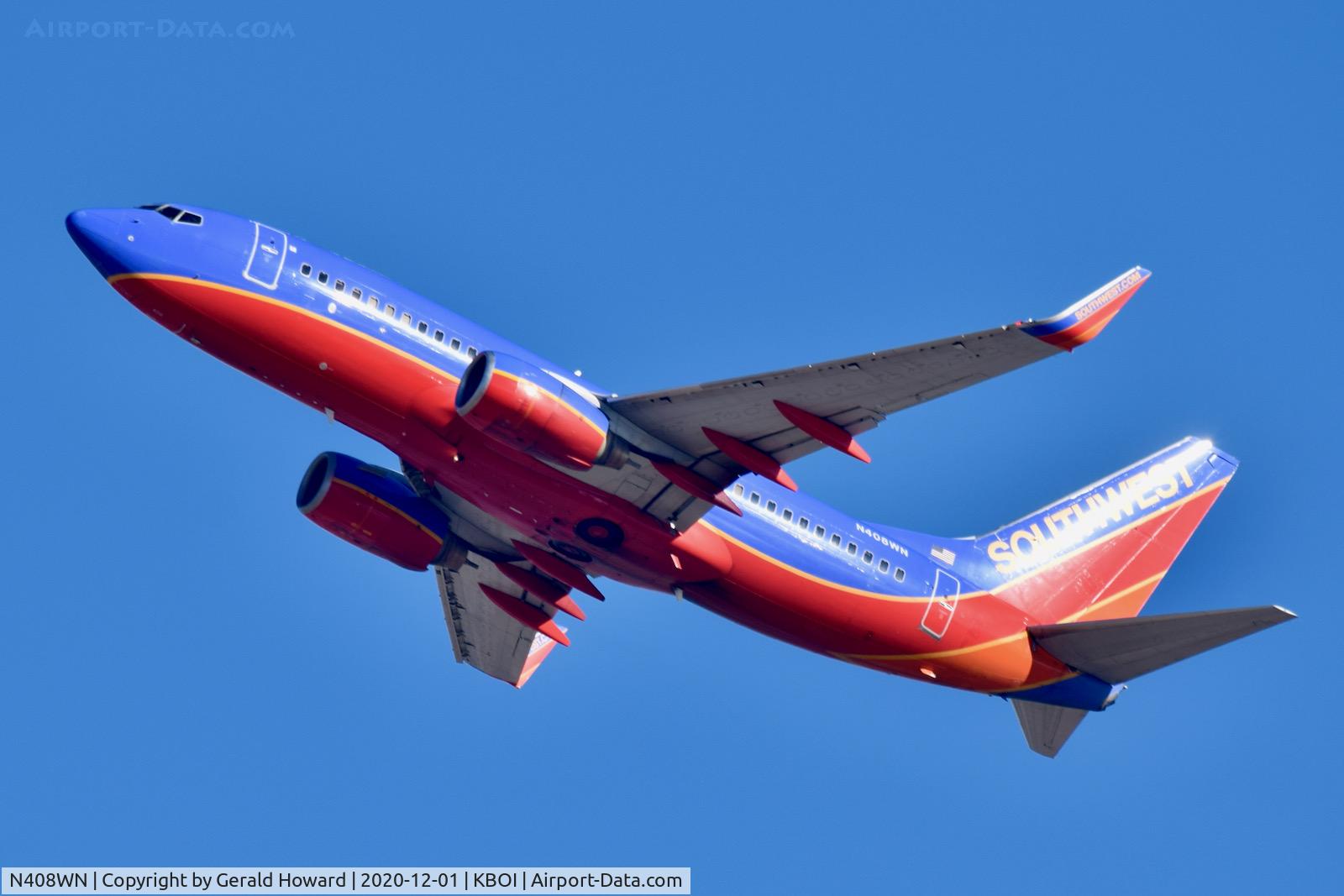 N408WN, 2001 Boeing 737-7H4 C/N 27895, Take off from 28R.