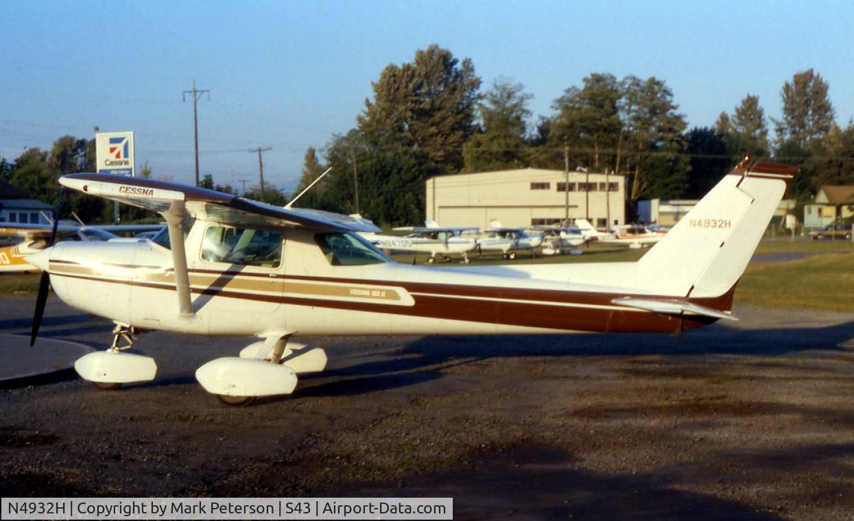 N4932H, Cessna 152 C/N 15284027, At Harvey.   Aircraft later destroyed 3-19-1987.   Was my favorite rental
