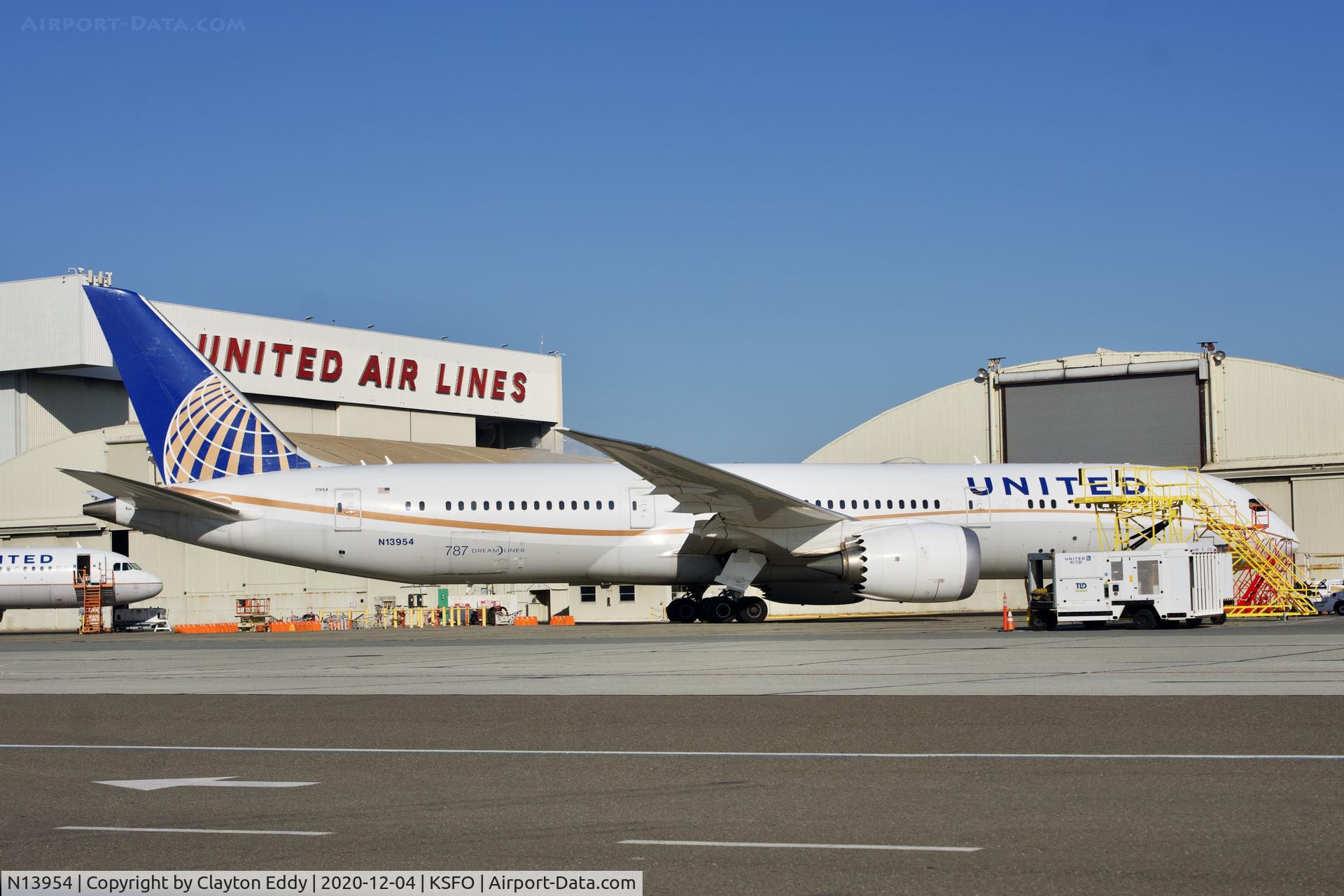 N13954, 2015 Boeing 787-9 Dreamliner C/N 36405, SFO 2020.