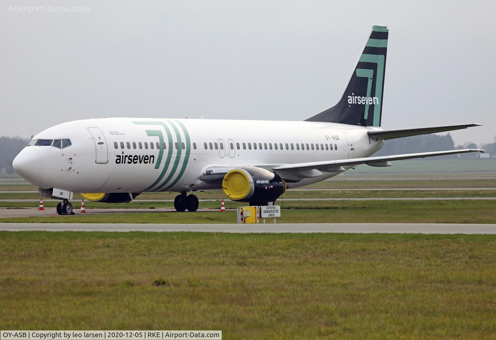 OY-ASB, 1992 Boeing 737-430 C/N 27007, Roskilde 5.12.2020