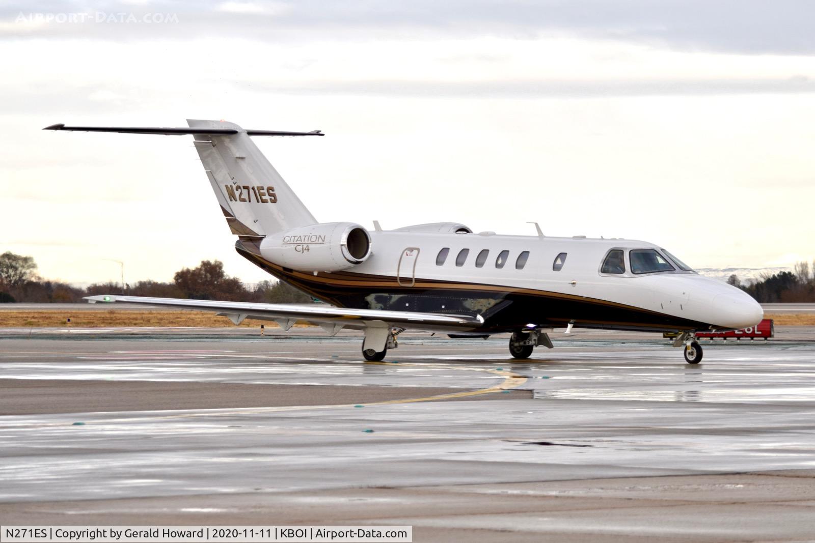 N271ES, 2012 Cessna 525C CitationJet CJ4 C/N 525C-0091, Taxiing on Bravo.