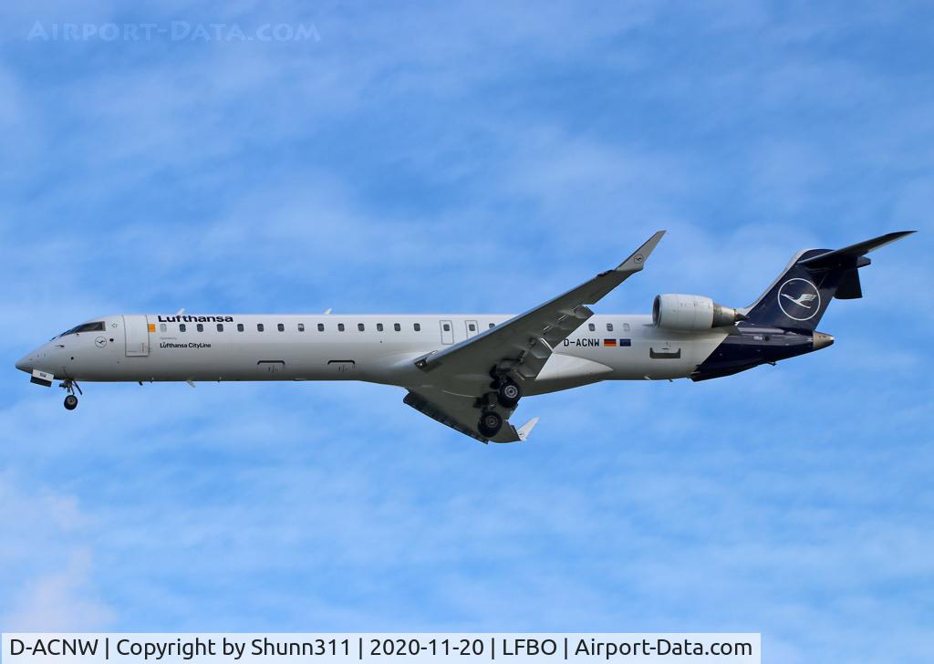 D-ACNW, 2011 Bombardier CRJ-900LR (CL-600-2D24) C/N 15269, Landing rwy 32L