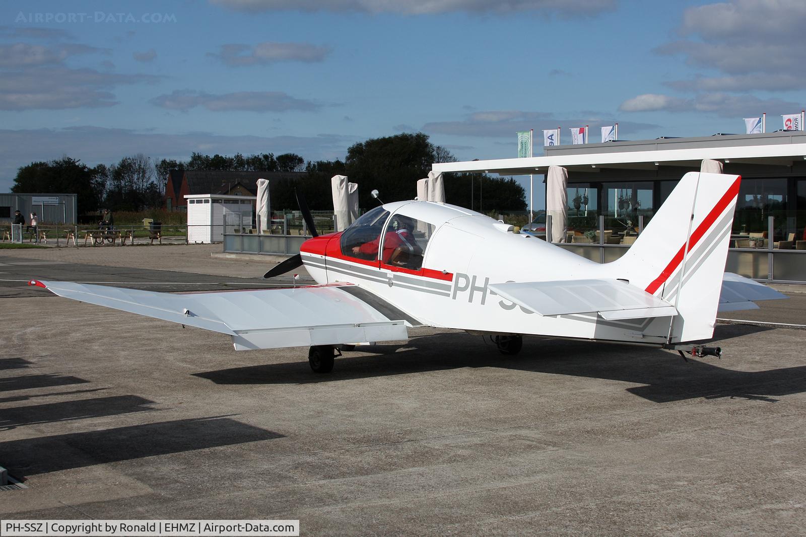 PH-SSZ, Robin DR-400-180 Regent Regent C/N 1112, at ehmz