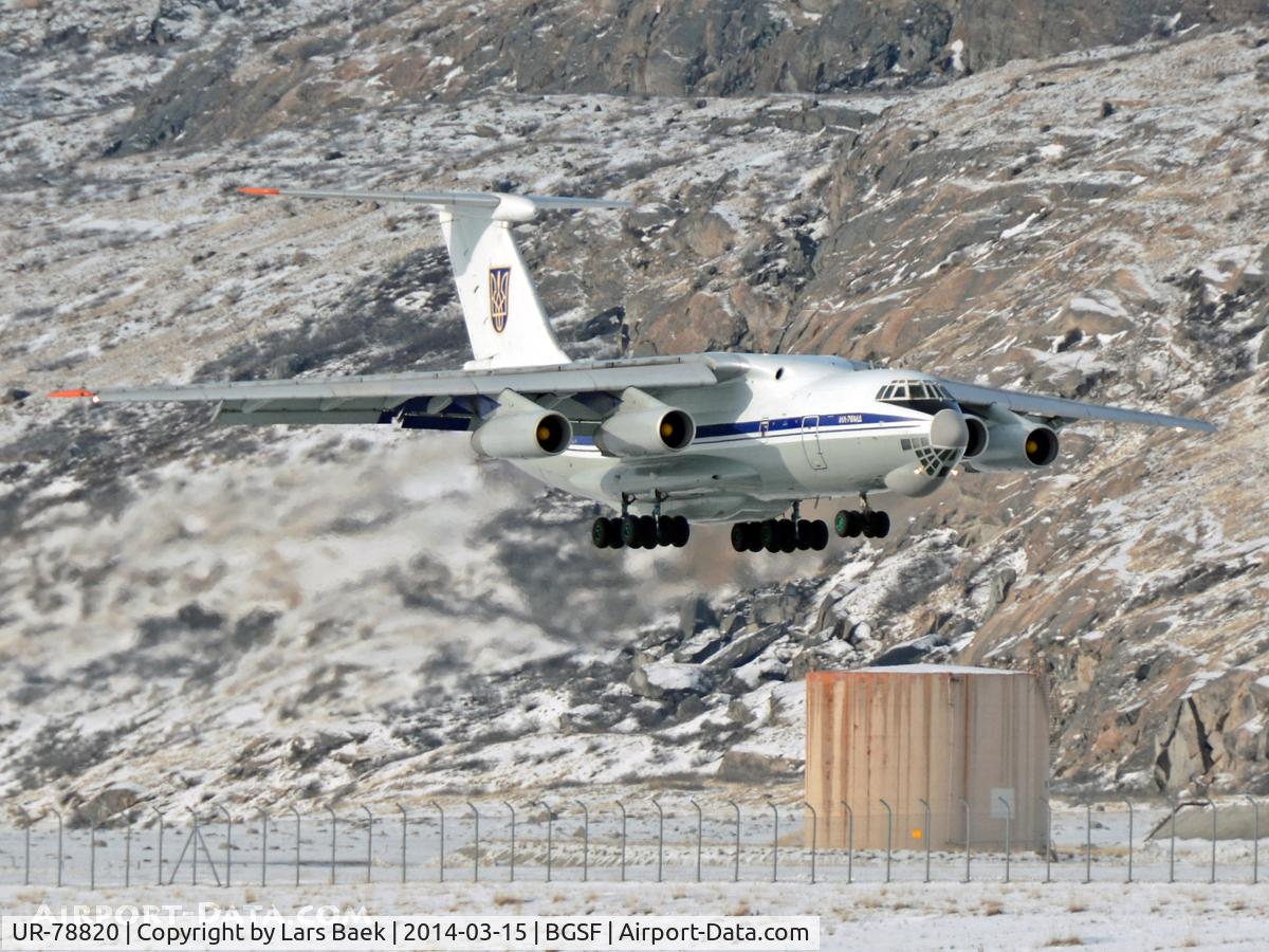 UR-78820, 1989 Ilyushin Il-76MD C/N 0093496907, Landing on a very cold day.
