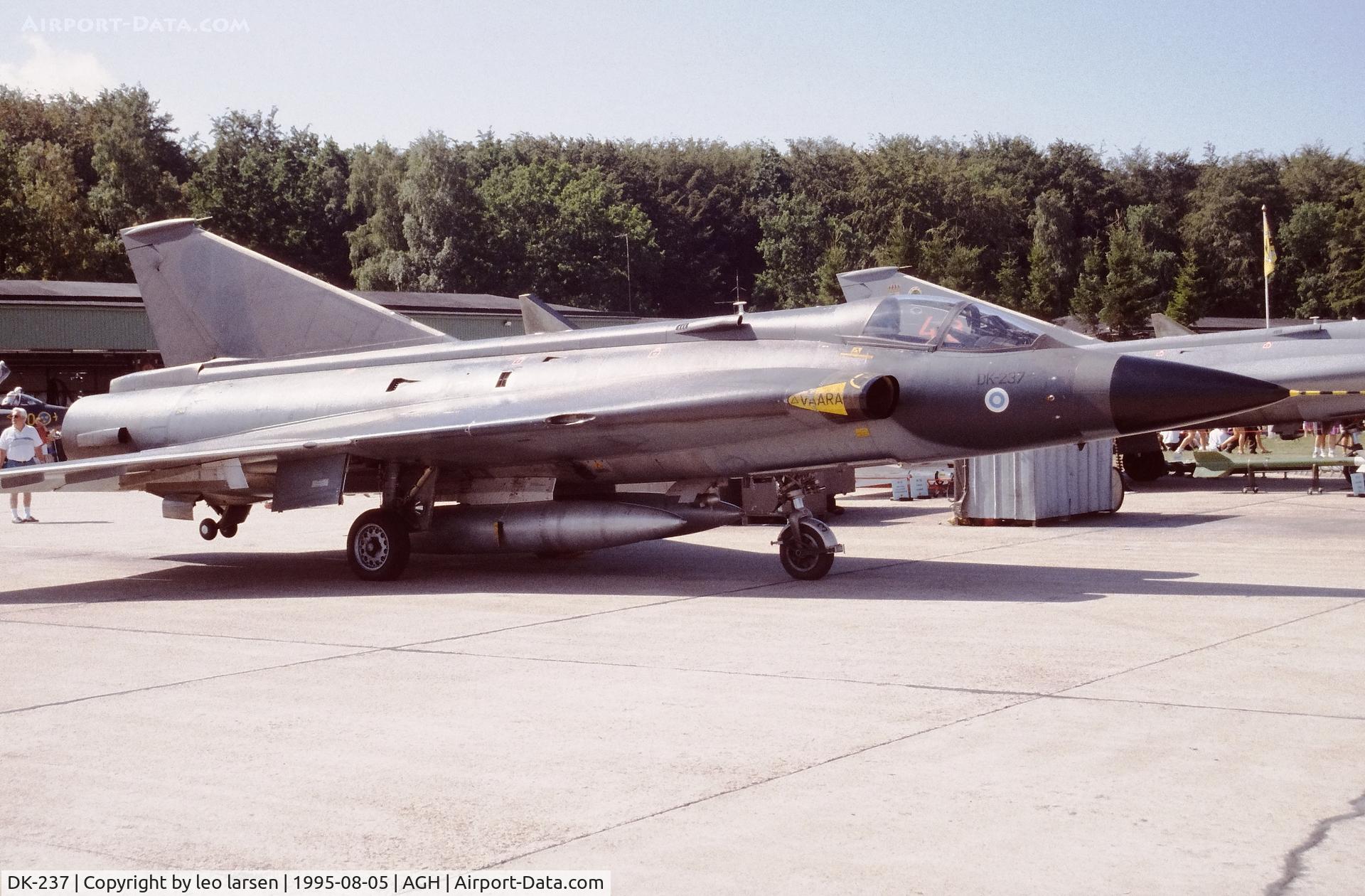 DK-237, Saab J-35F Draken C/N 35-446, Ängelholm 5.8.1995