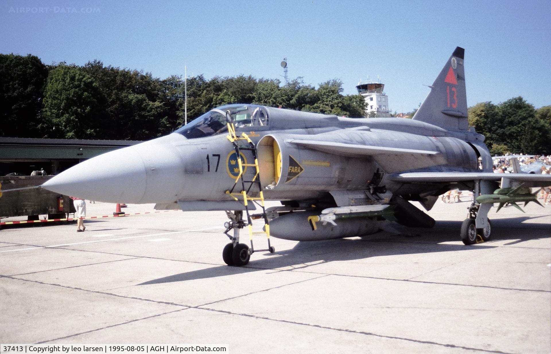 37413, 1986 Saab JA-37 Viggen C/N 37413, Ängelholm 5.8.1995