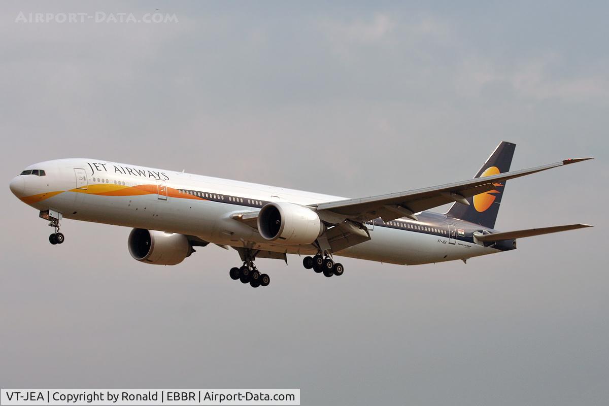 VT-JEA, 2007 Boeing 777-35R/ER C/N 35157/627, at bru