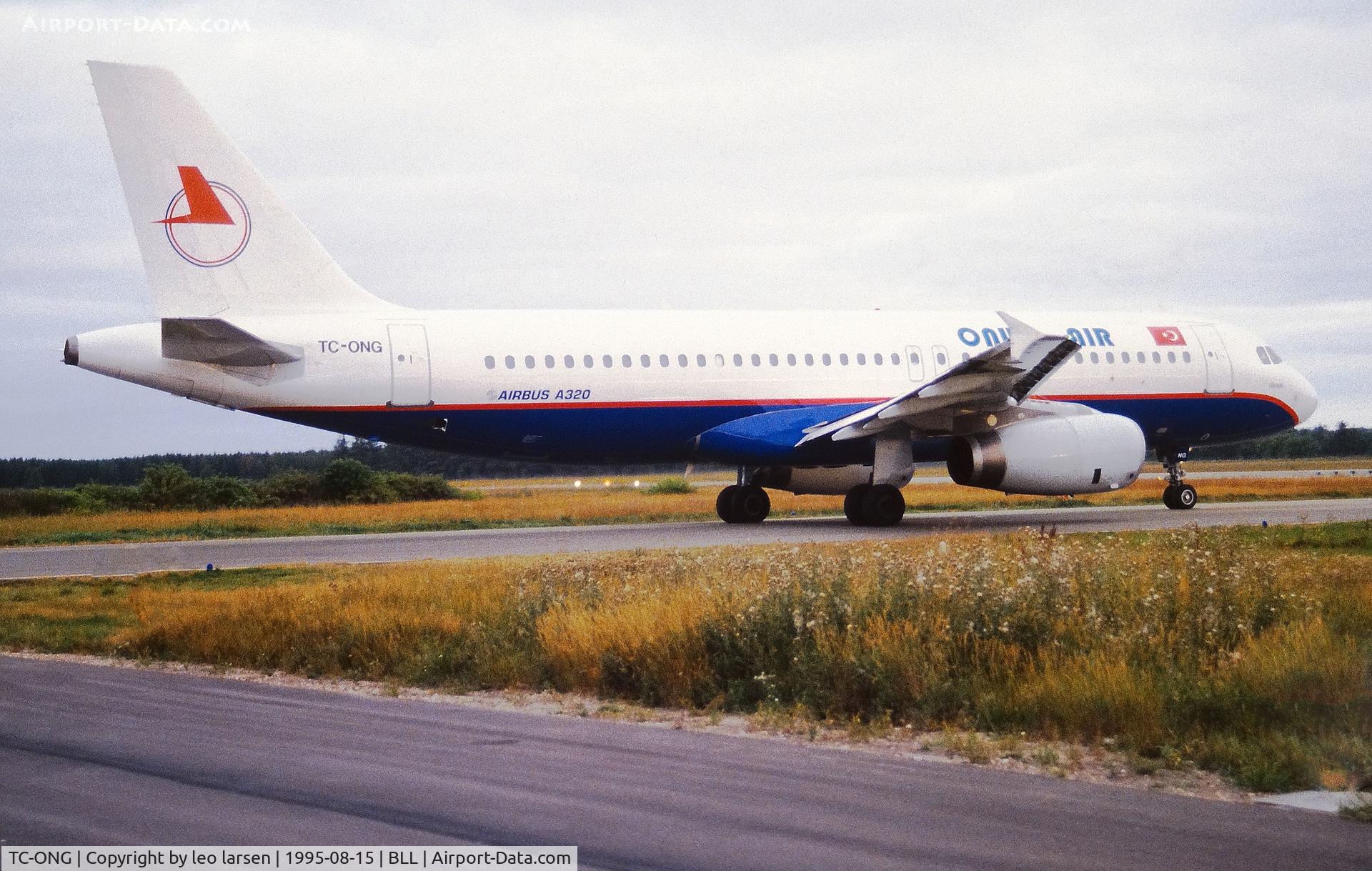 TC-ONG, 1992 Airbus A320-231 C/N 361, Billund 15.8.1995