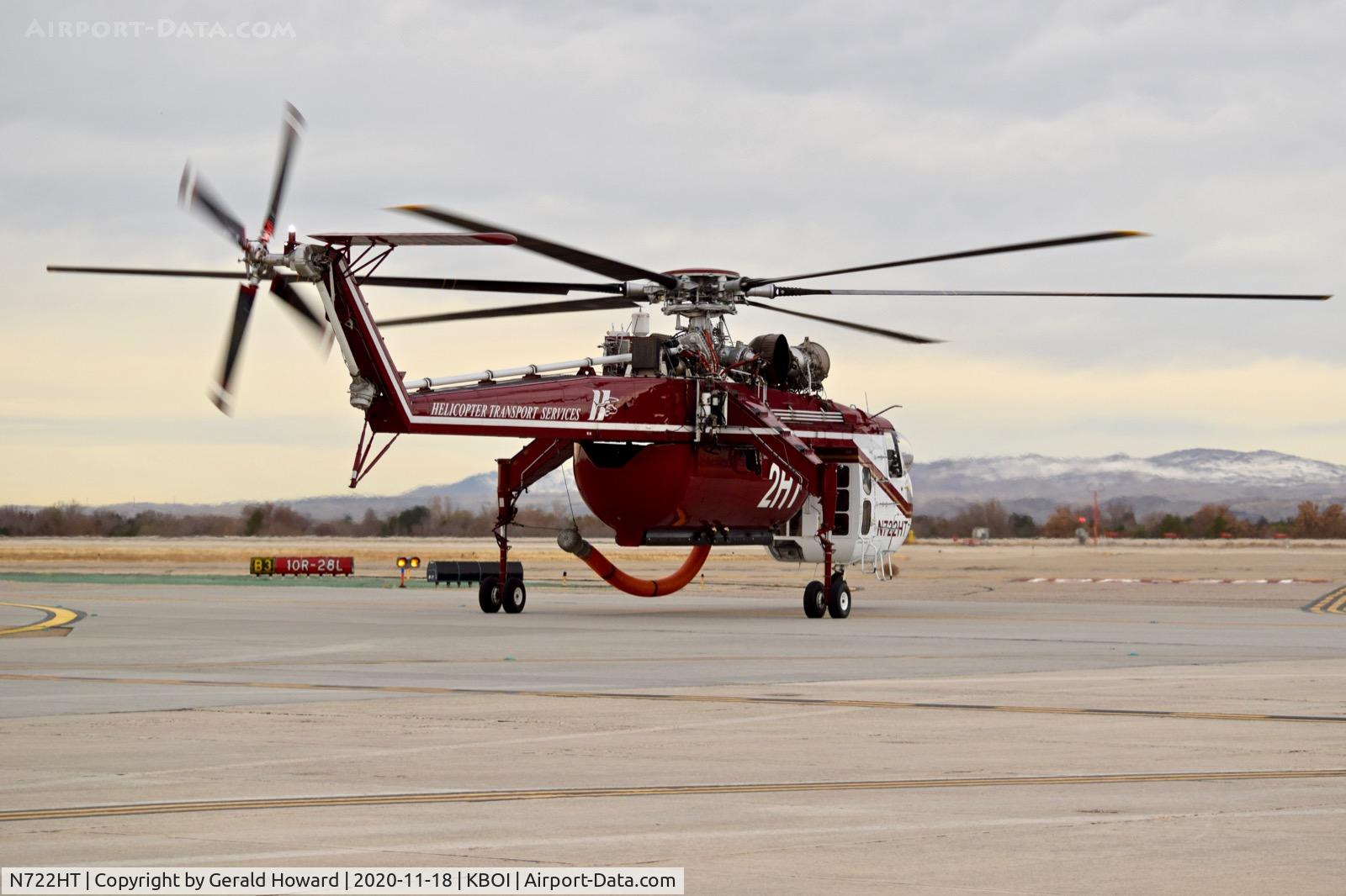 N722HT, 1969 Sikorsky CH-54B Tarhe C/N 64-075, Taxiing out to RWY 10R.