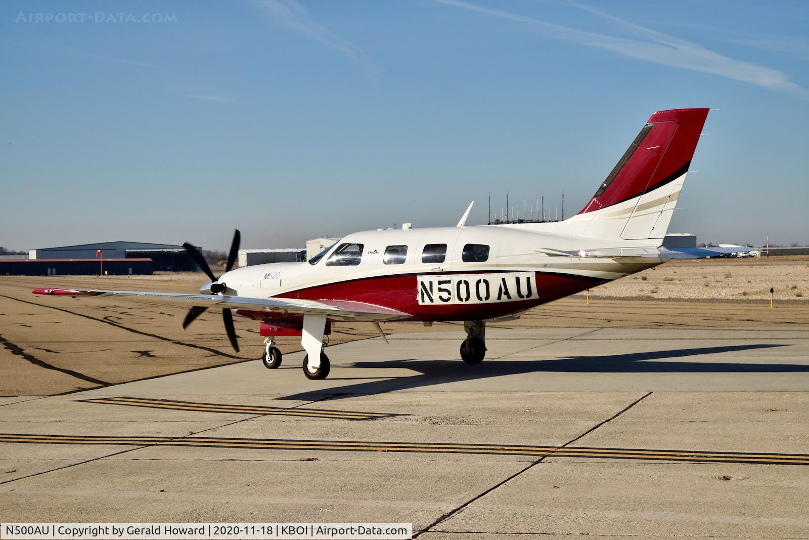 N500AU, 2019 Piper PA-46-500TP C/N 4697670, Taxiing to parking.