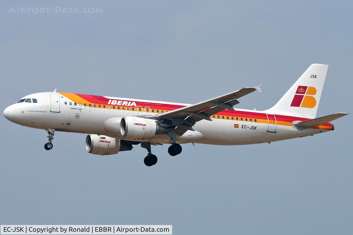 EC-JSK, 2006 Airbus A320-214 C/N 2807, at bru