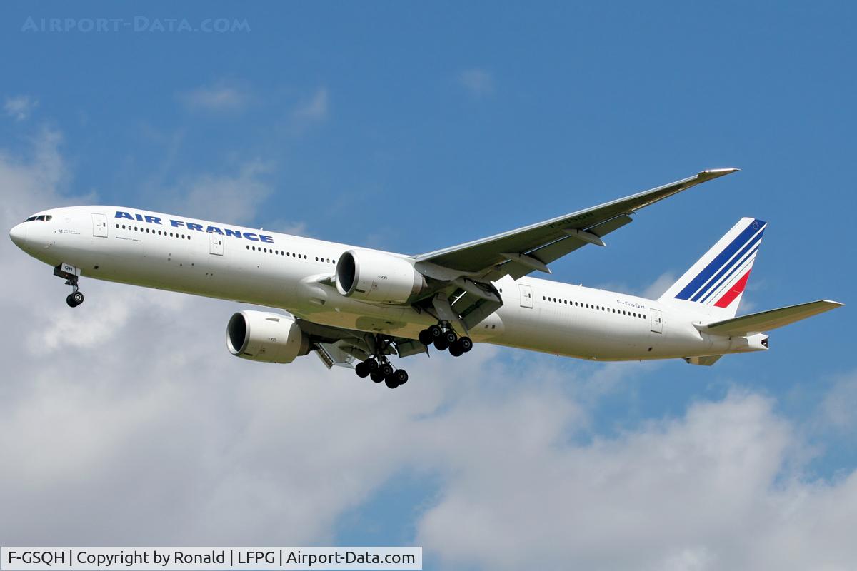 F-GSQH, 2005 Boeing 777-328/ER C/N 32711, at cdg