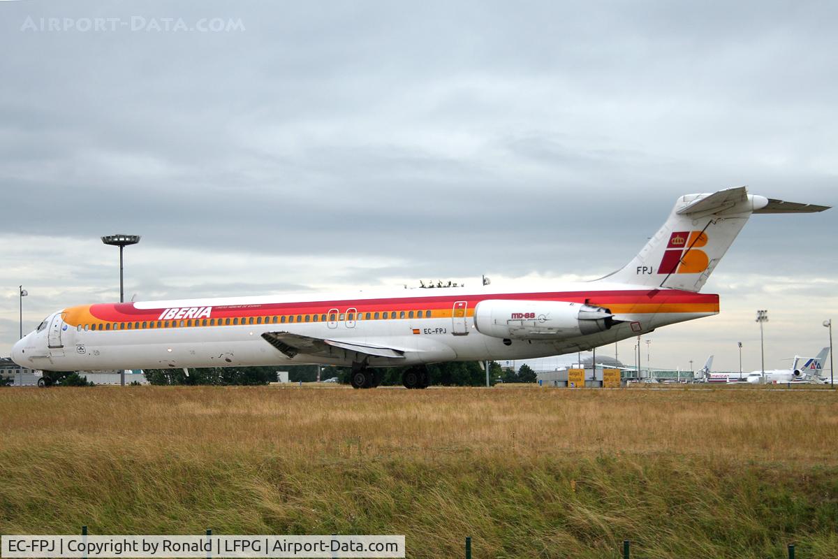EC-FPJ, 1992 McDonnell Douglas MD-88 C/N 53310, at cdg