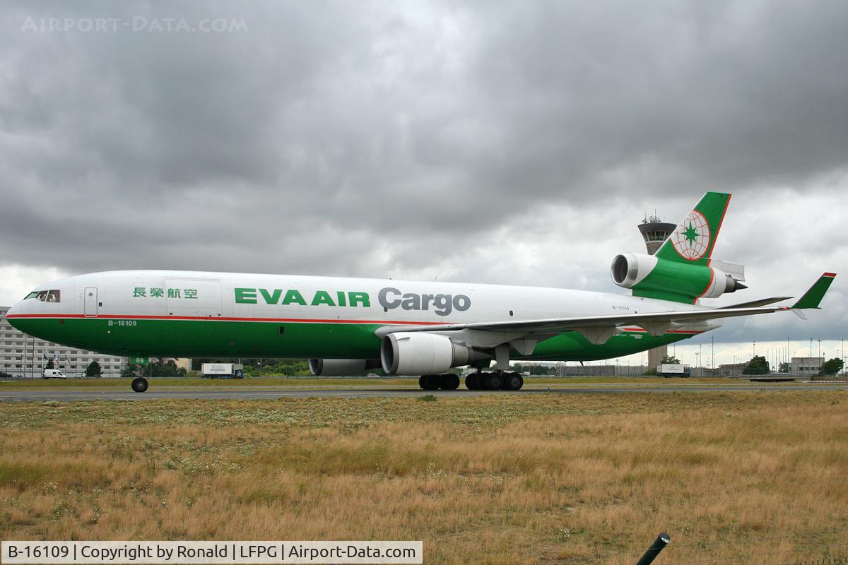 B-16109, 1997 McDonnell Douglas MD-11F C/N 48779, at cdg