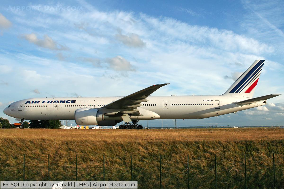F-GSQI, 2005 Boeing 777-328/ER C/N 32725, at cdg