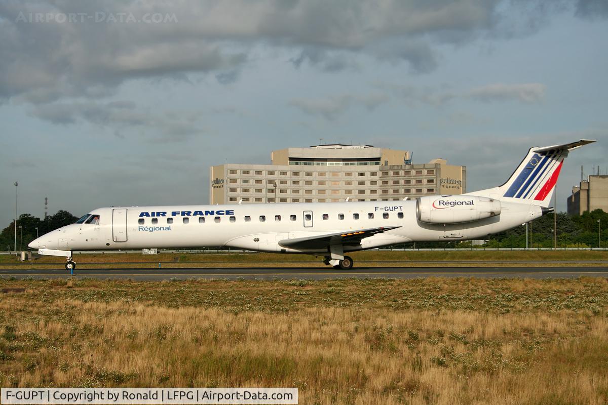F-GUPT, 2000 Embraer ERJ-145LR (EMB-145LR) C/N 145294, at cdg