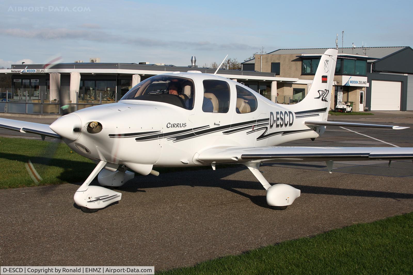 D-ESCD, 2004 Cirrus SR22 C/N 0801, at ehmz