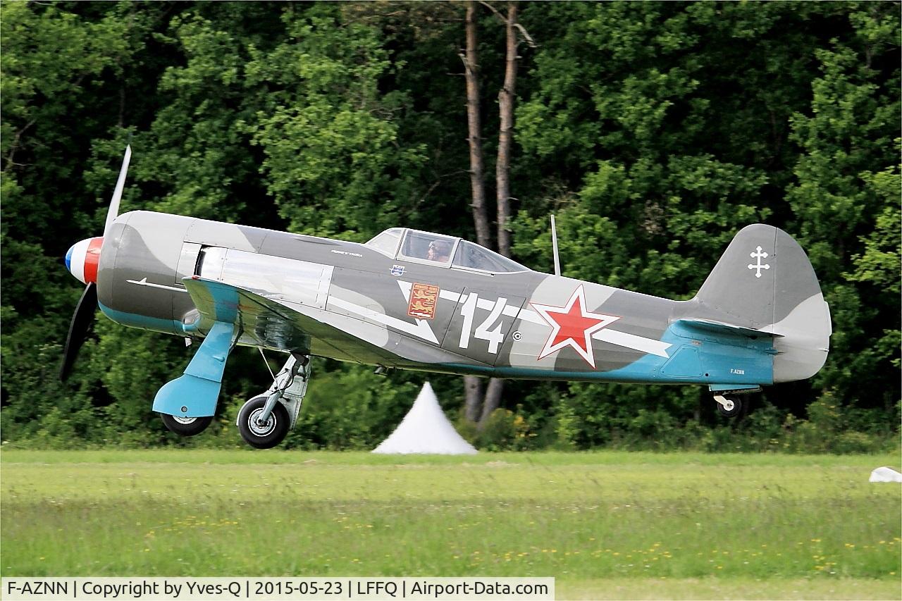 F-AZNN, Yakovlev Yak-11 C/N 25 III/05, Yakovlev YAK-11, Take off, La Ferté-Alais airfield (LFFQ) Airshow 2015