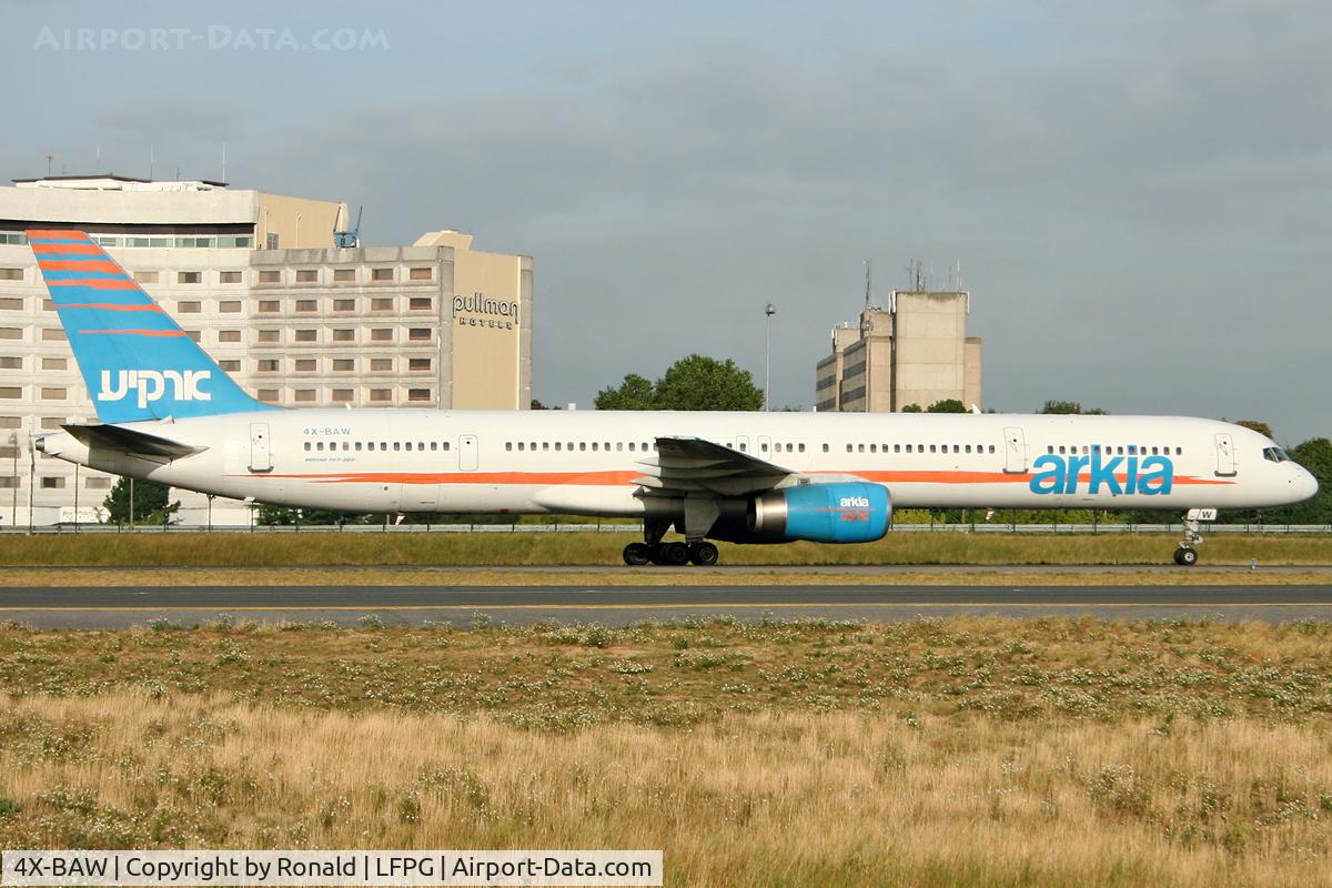 4X-BAW, 2000 Boeing 757-3E7 C/N 30179, at cdg