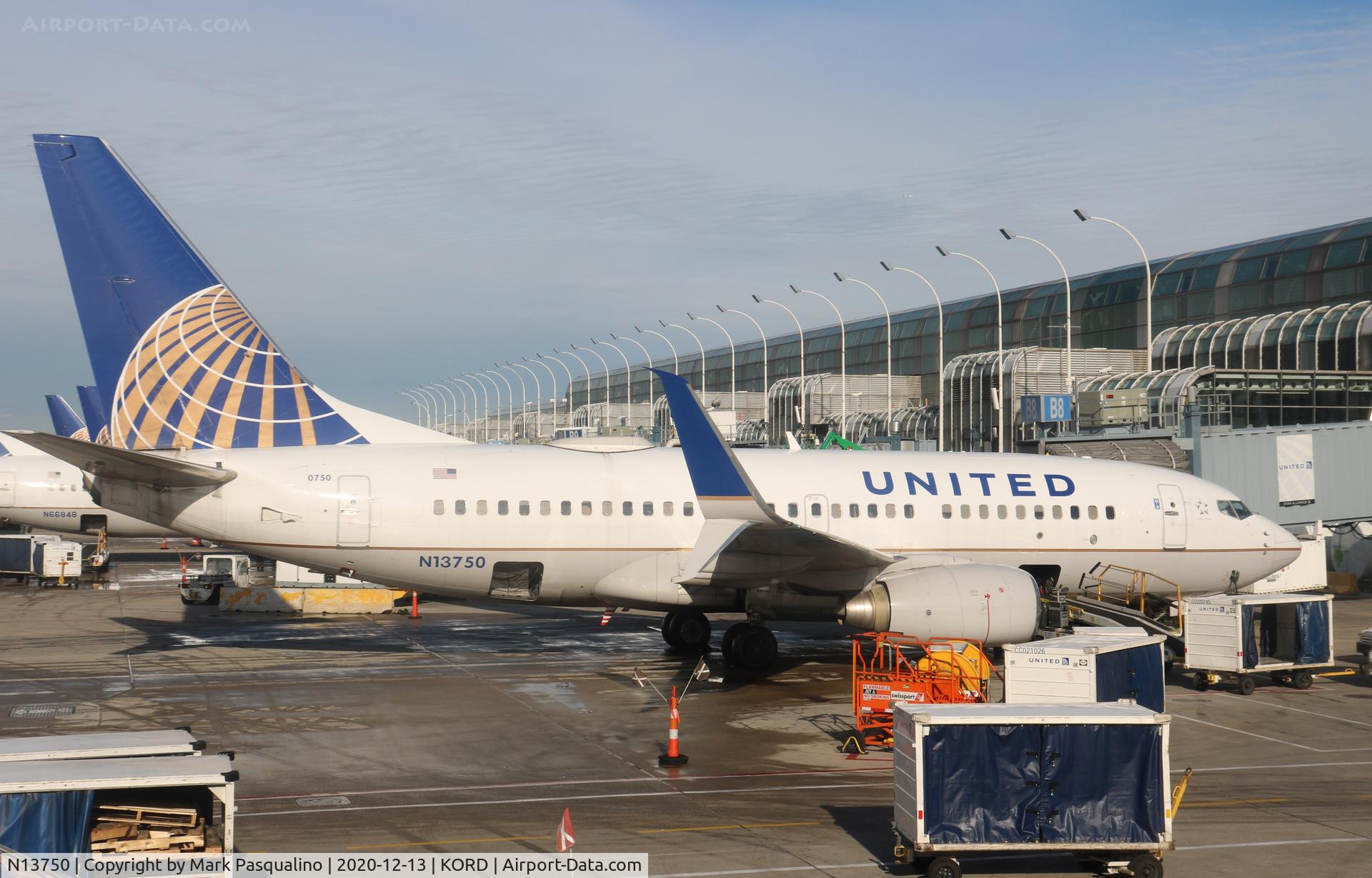N13750, 1999 Boeing 737-724 C/N 28941, Boeing 737-724