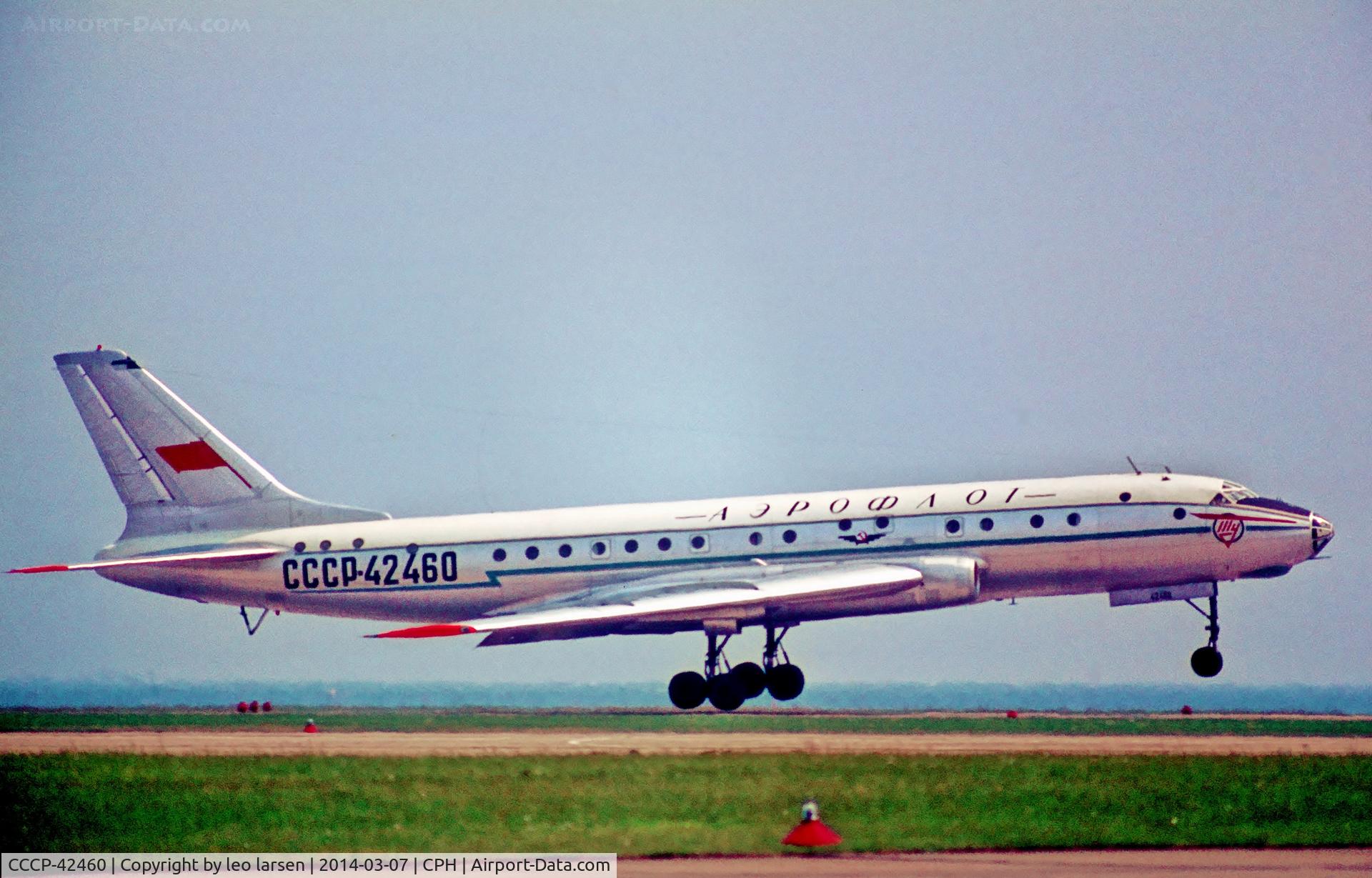 CCCP-42460, 1960 Tupolev Tu-104A C/N 06601902, Landing in Copenhagen