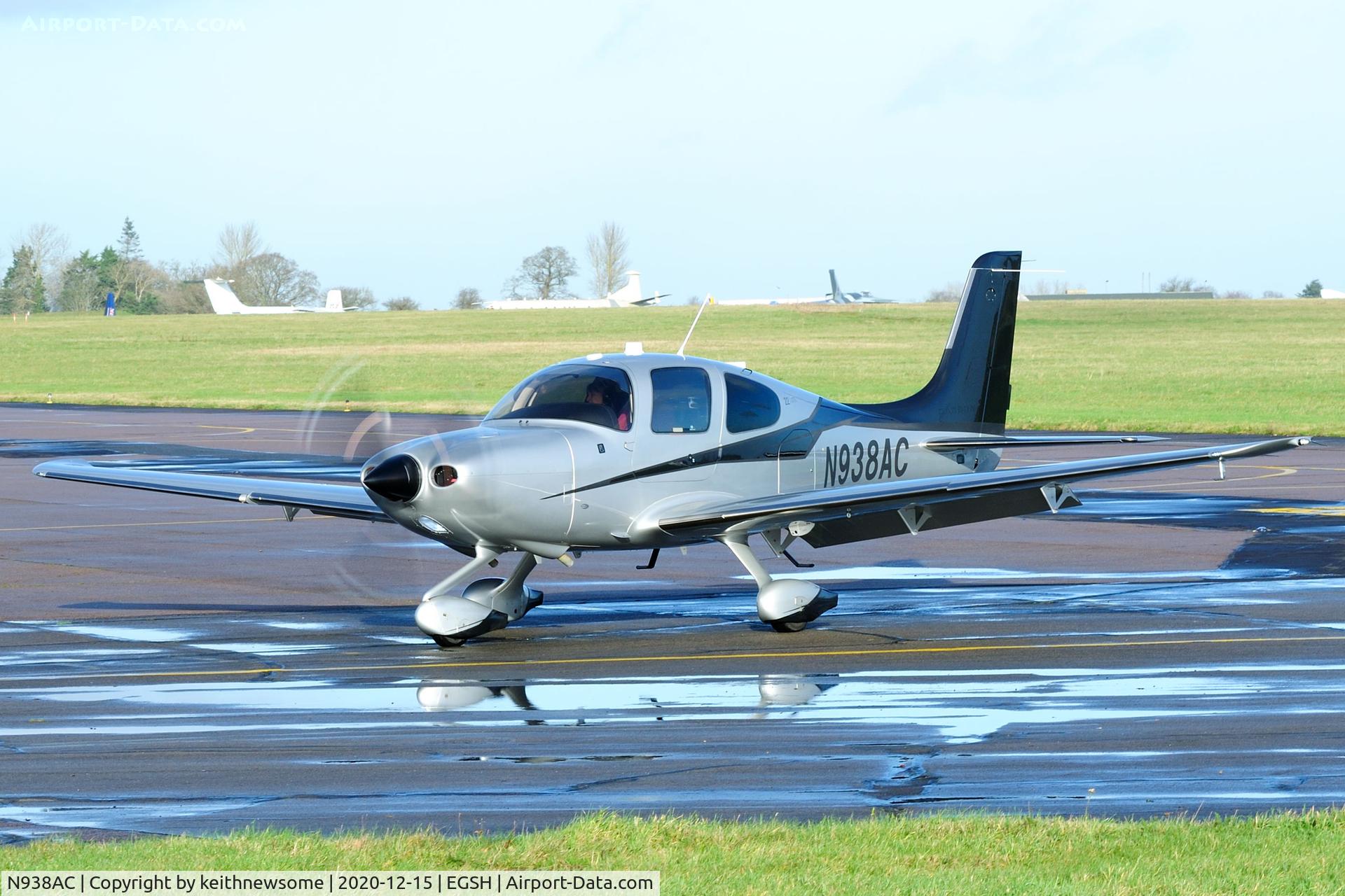 N938AC, 2014 Cirrus SR22 Carbon C/N 4146, Arriving at Norwich.