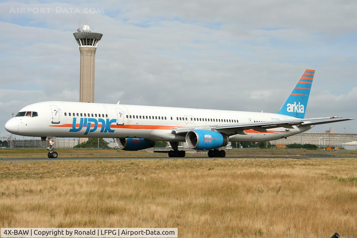 4X-BAW, 2000 Boeing 757-3E7 C/N 30179, at cdg