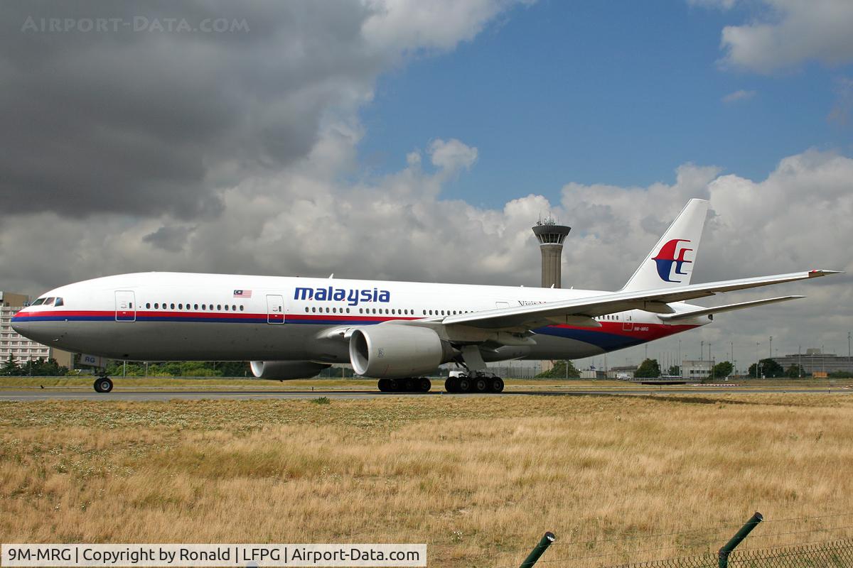 9M-MRG, 1998 Boeing 777-2H6/ER C/N 28414, at cdg