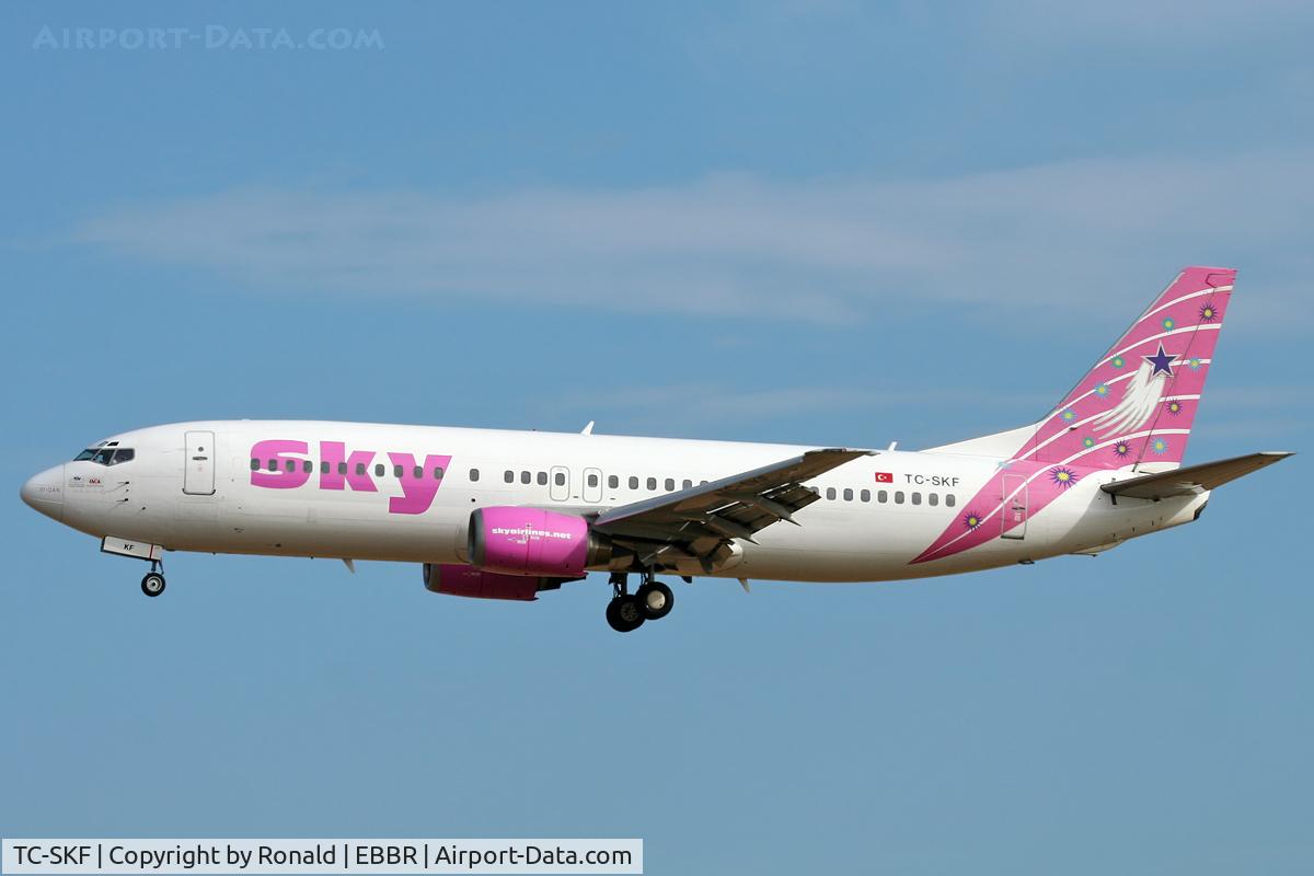 TC-SKF, 1993 Boeing 737-4Q8 C/N 26291/2513, at bru